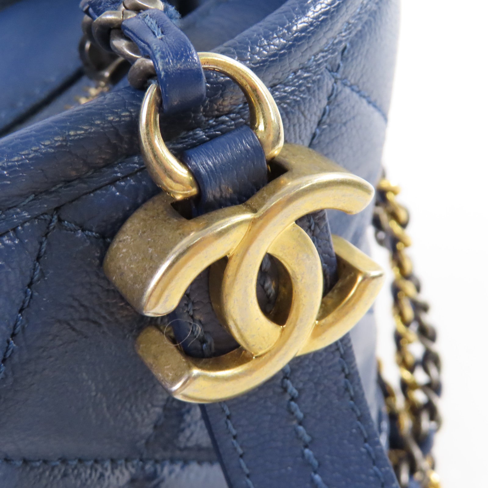 CHANEL 菱格牛皮皮革Gabrielle Small Chain Shoulder Bag鏈帶肩背袋藍色
