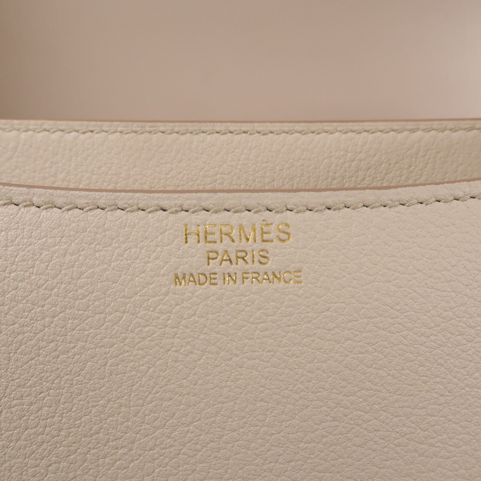HERMES Evercolor皮革Constance 24肩背袋Craie