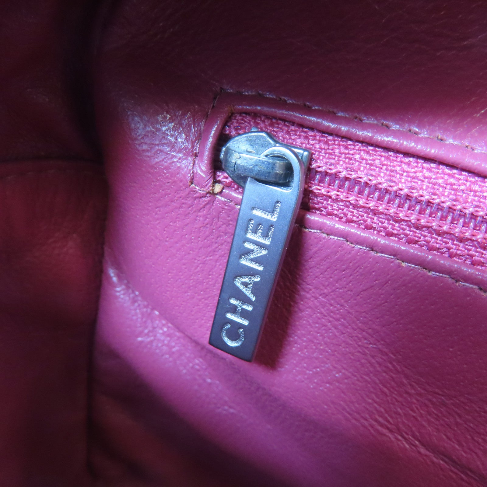 CHANEL 【激減優惠】菱格Caviar皮革Mini Boston黑扣手挽袋紅色