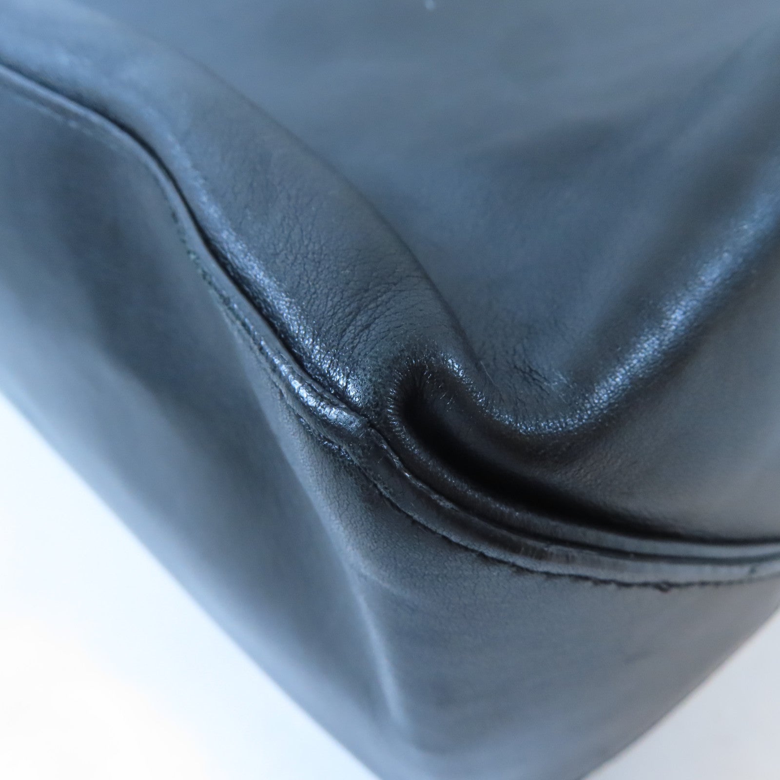 CHANEL 牛皮皮革Totebag銀扣手挽袋黑色