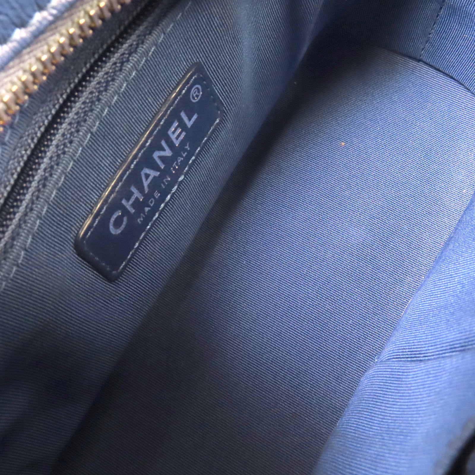 CHANEL 菱格牛皮皮革Gabrielle Small Chain Shoulder Bag鏈帶肩背袋藍色