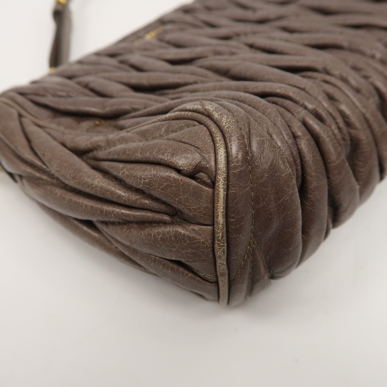 Miu Miu 牛皮皮革Shoulder Bag金扣肩背袋灰色