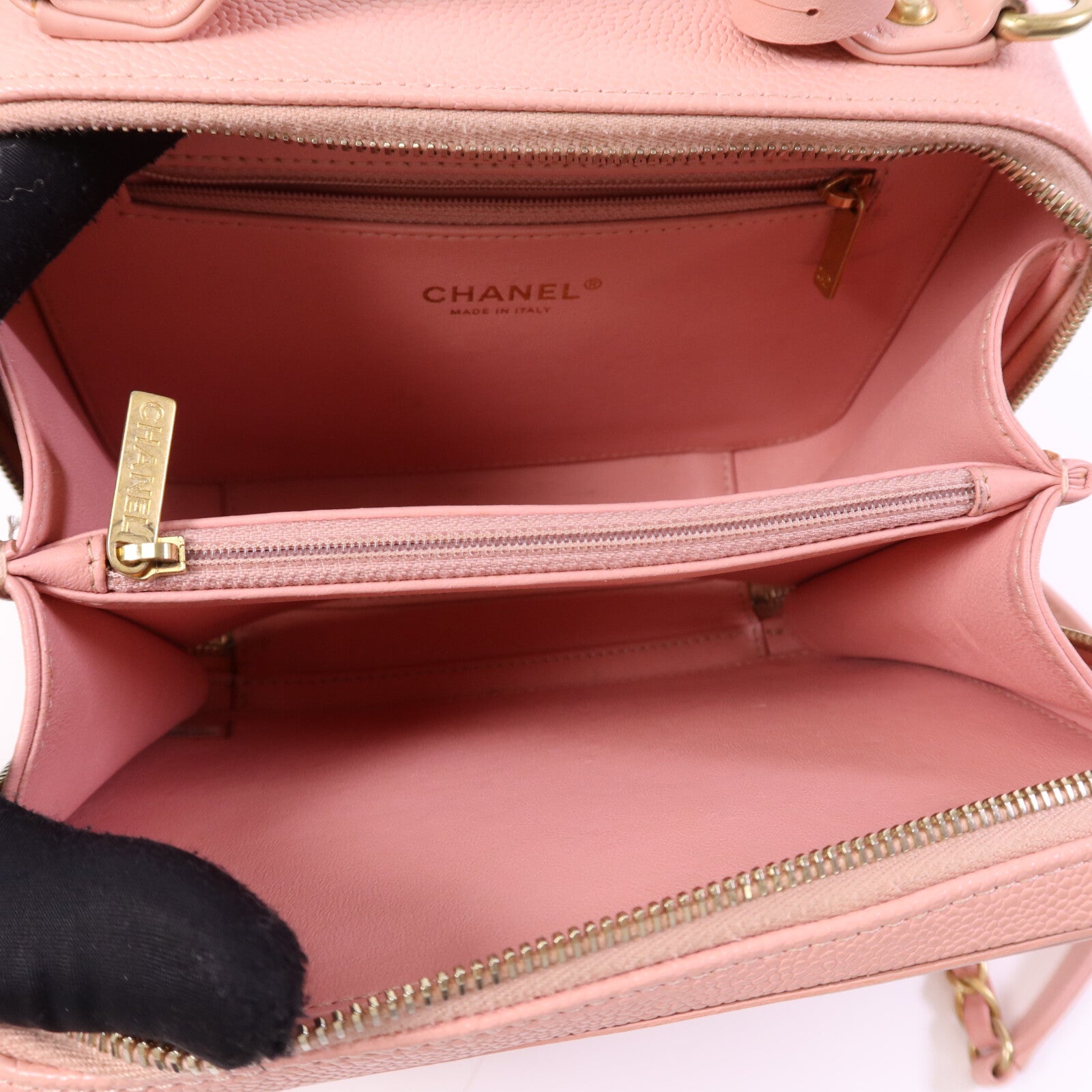 CHANEL 牛皮皮革Vanity Case金扣鏈帶肩背袋