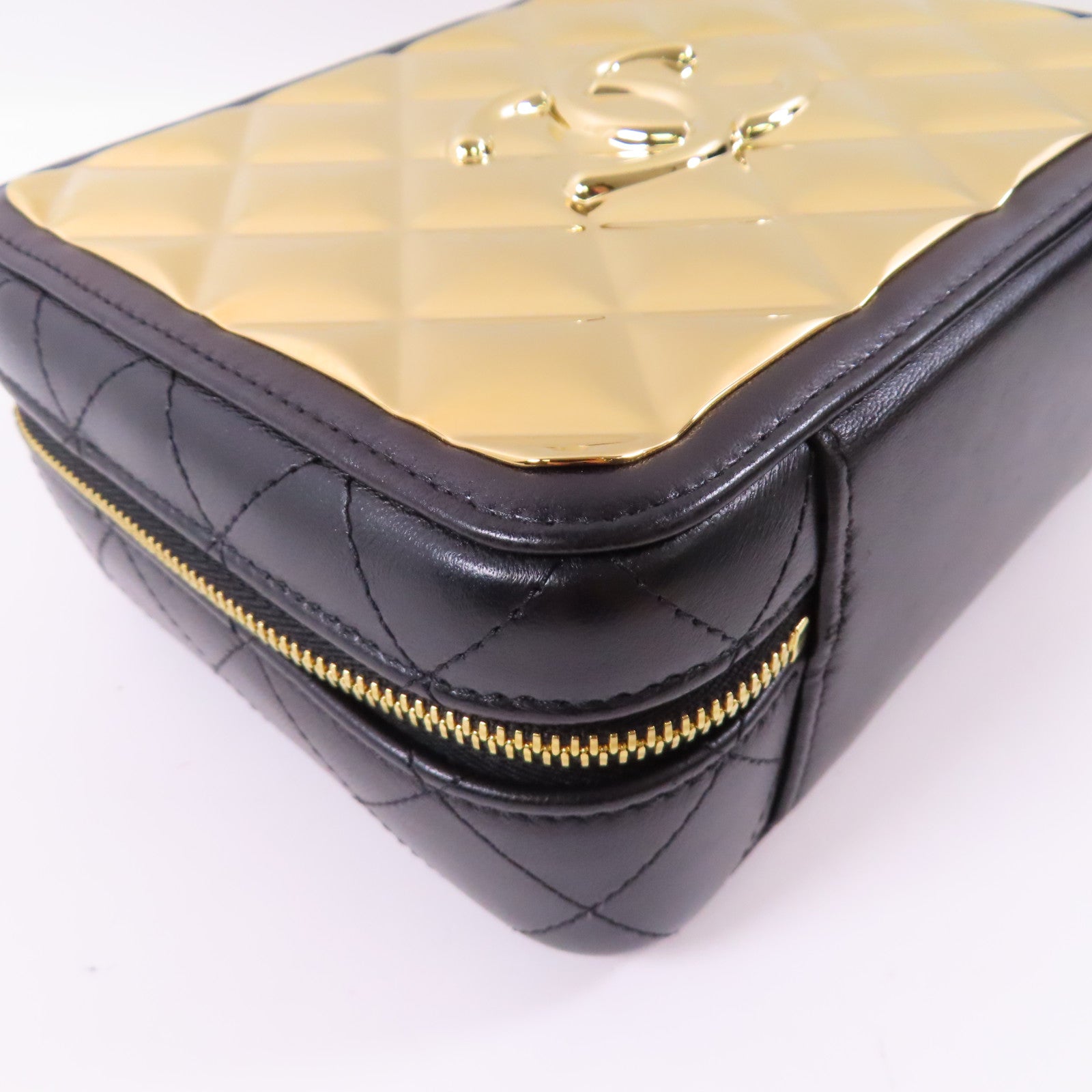 CHANEL 【激減優惠】羊皮皮革Vanity Case金扣鏈帶手挽肩背兩用袋