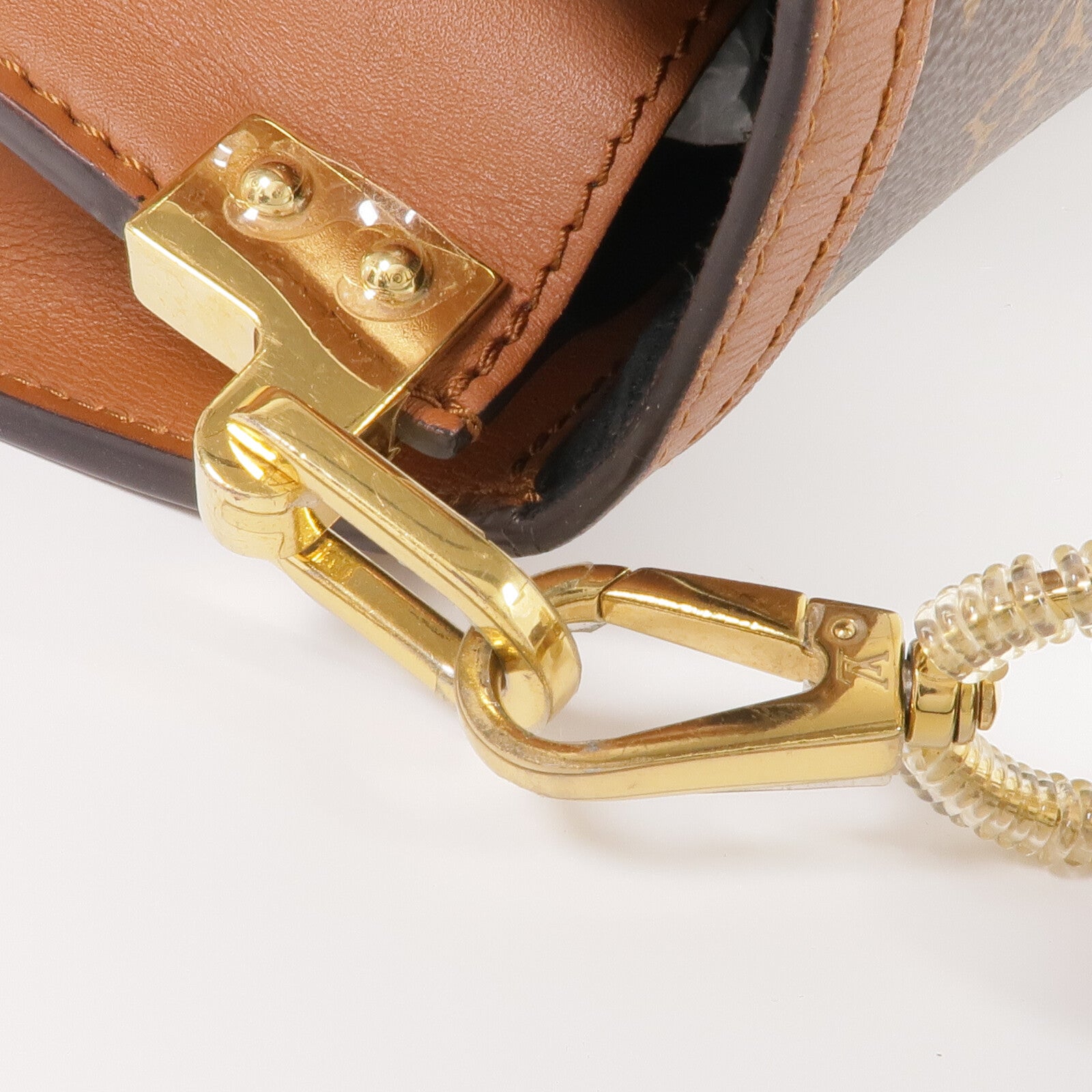 LOUIS VUITTON Monogram Reverse Dauphine MM金扣肩背袋