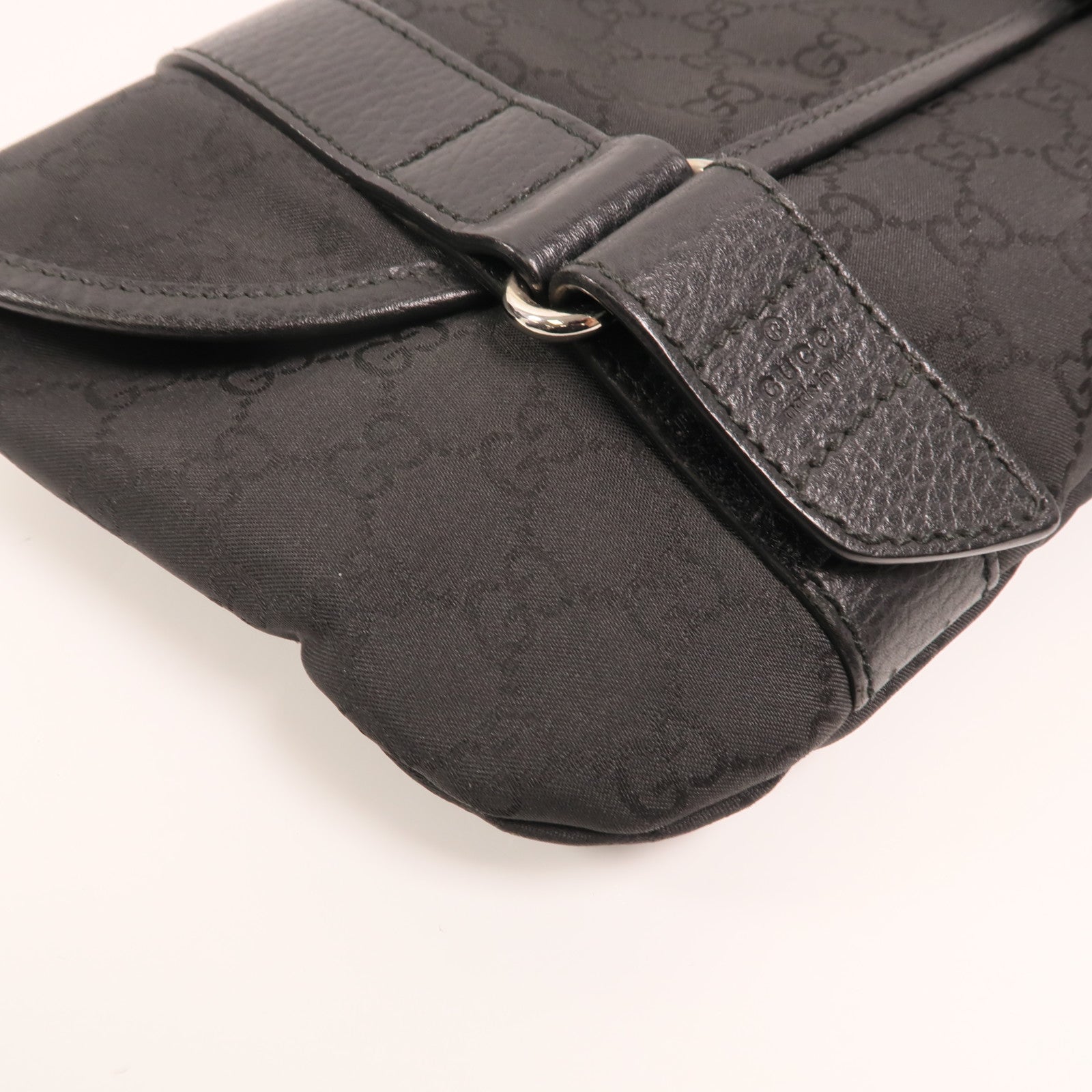 GUCCI 尼龍Waist Bag銀扣腰包