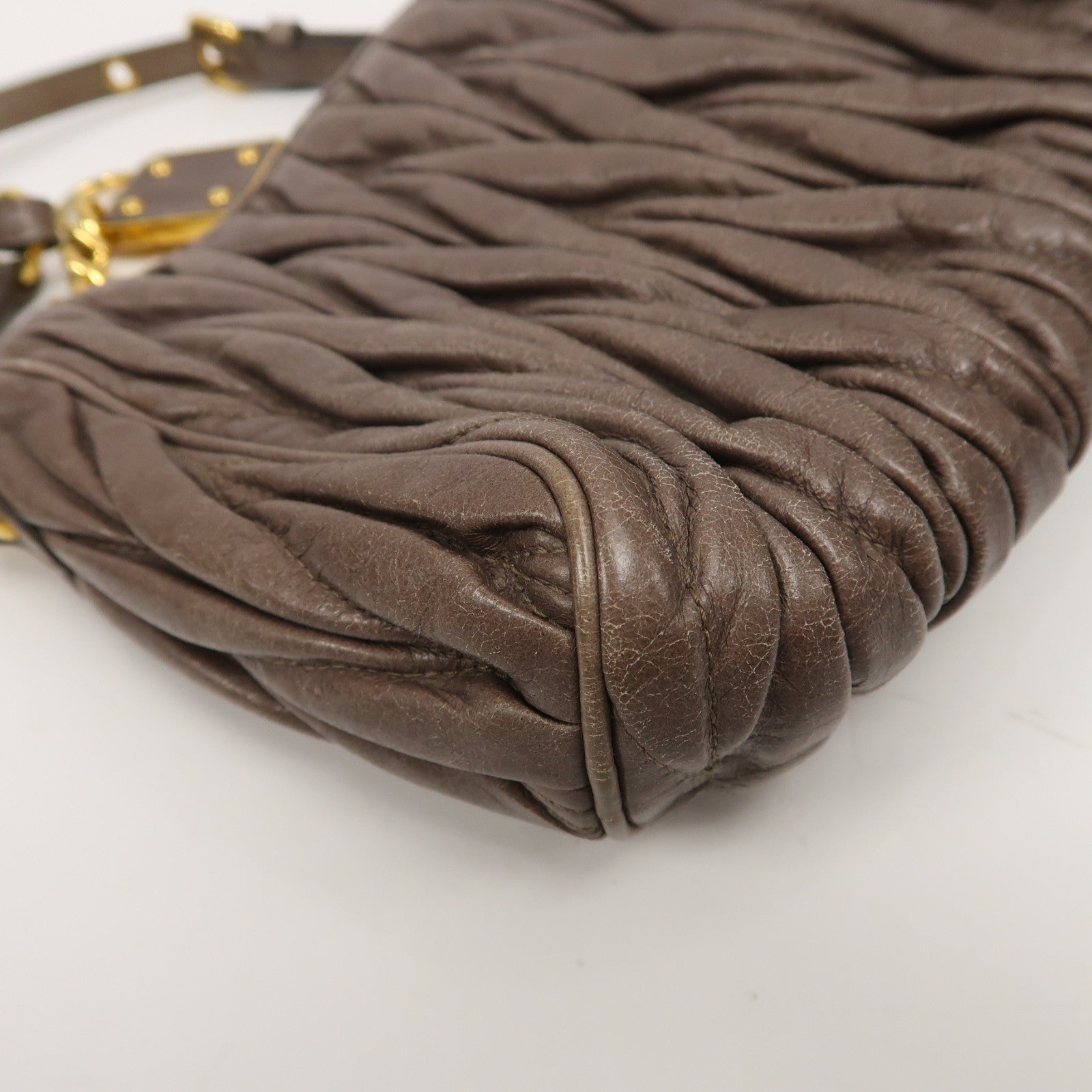 Miu Miu 牛皮皮革Shoulder Bag金扣肩背袋灰色