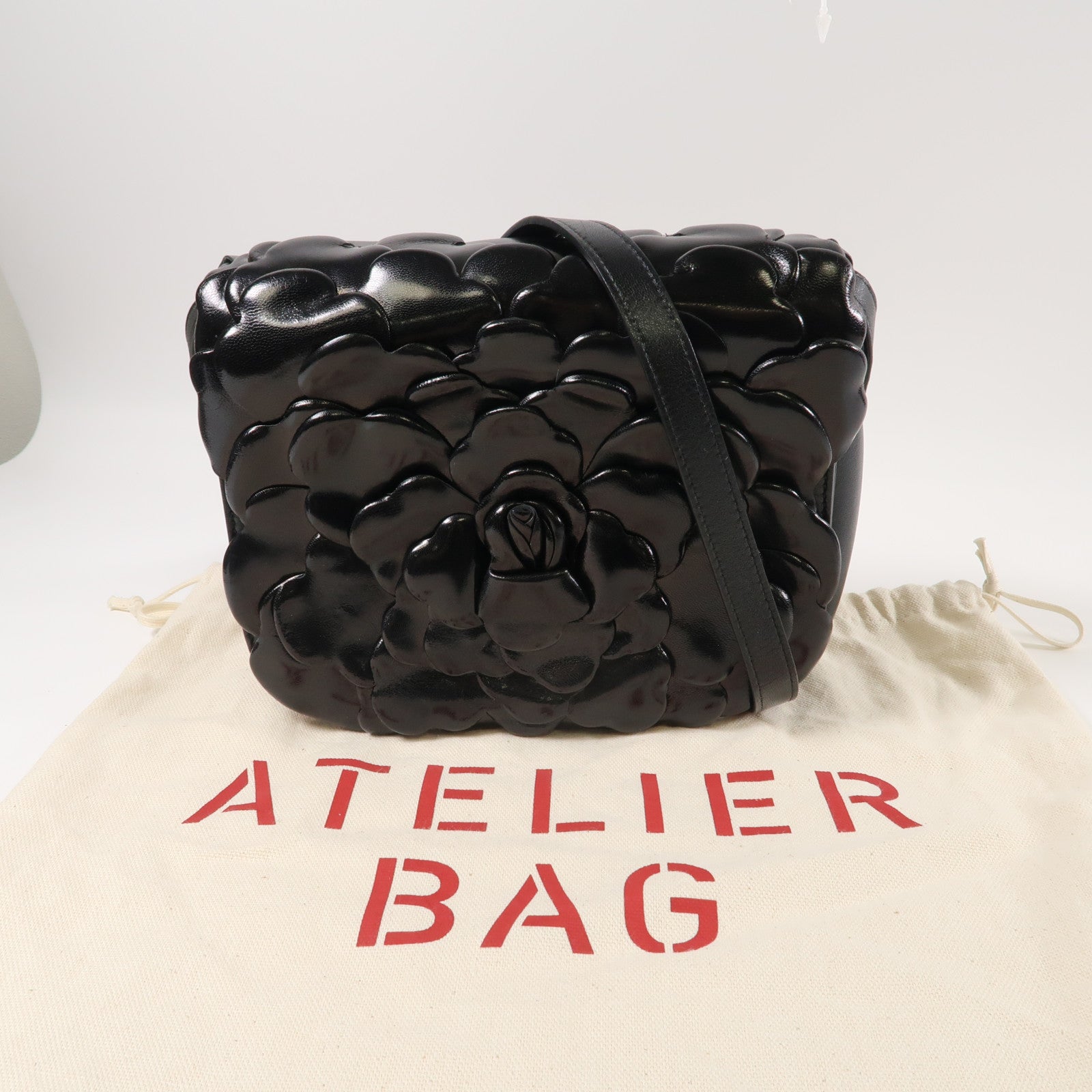 Valentino 牛皮皮革Shoulder Bag銀扣肩背袋黑色