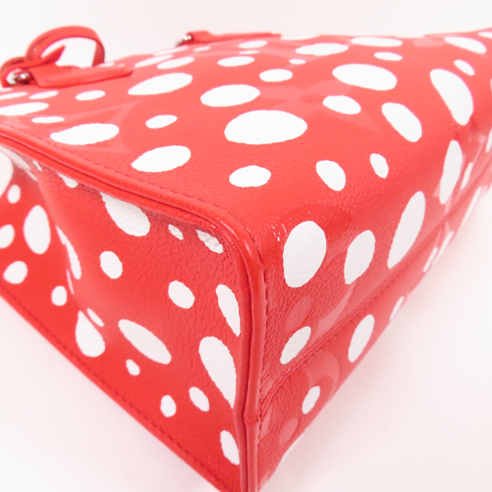 LOUIS VUITTON 【激減優惠】Monogram Empreinte Yayoi Kusama On The Go PM銀扣手挽肩背兩用袋