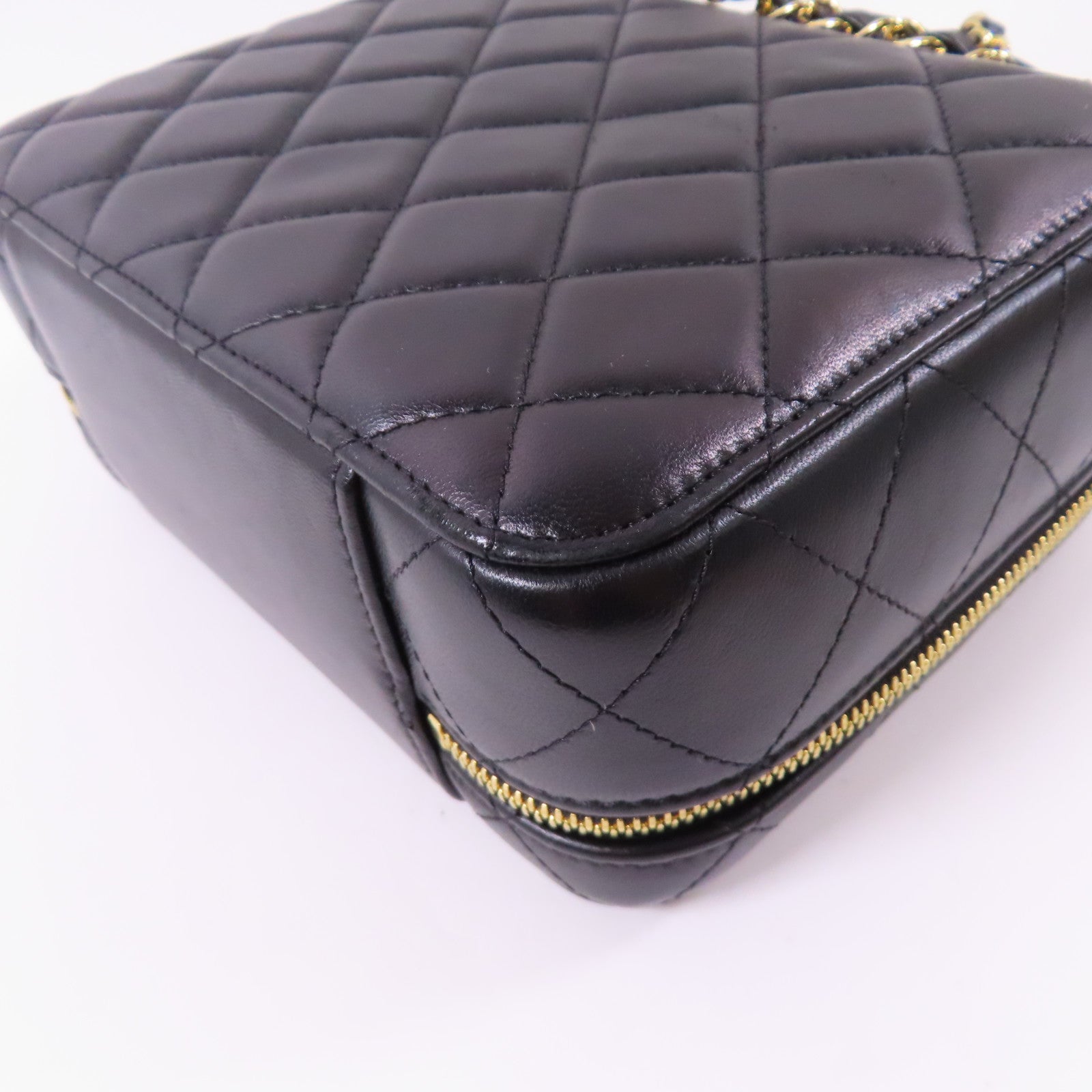 CHANEL 【激減優惠】羊皮皮革Vanity Case金扣鏈帶手挽肩背兩用袋