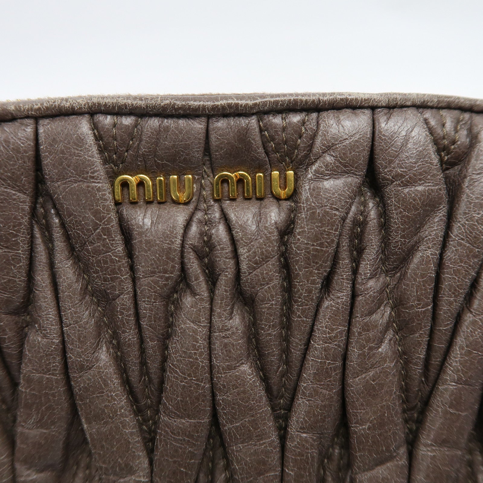 Miu Miu 牛皮皮革Shoulder Bag金扣肩背袋灰色