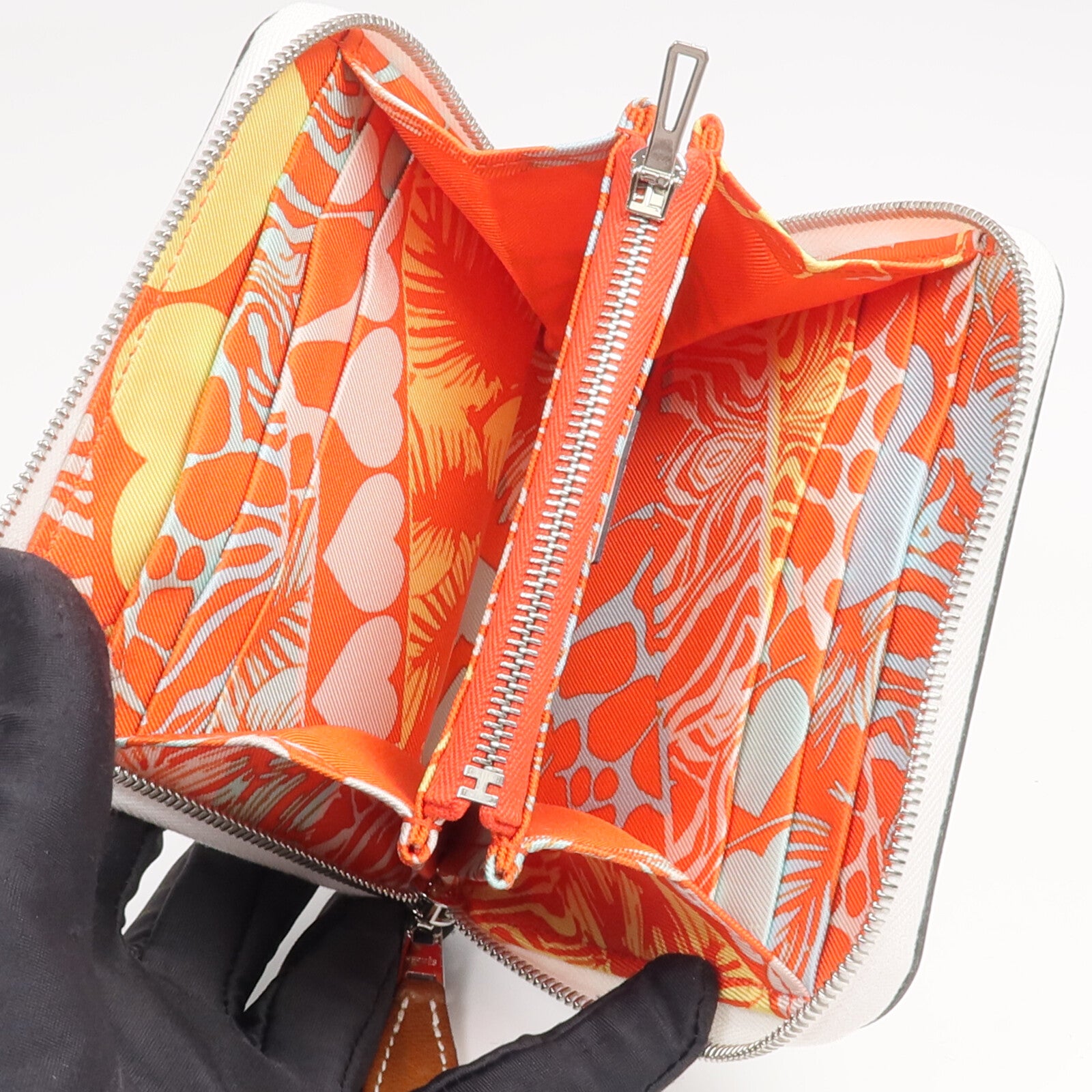HERMES Evercolor皮革Silk In Compact Wallet銀扣錢包New White