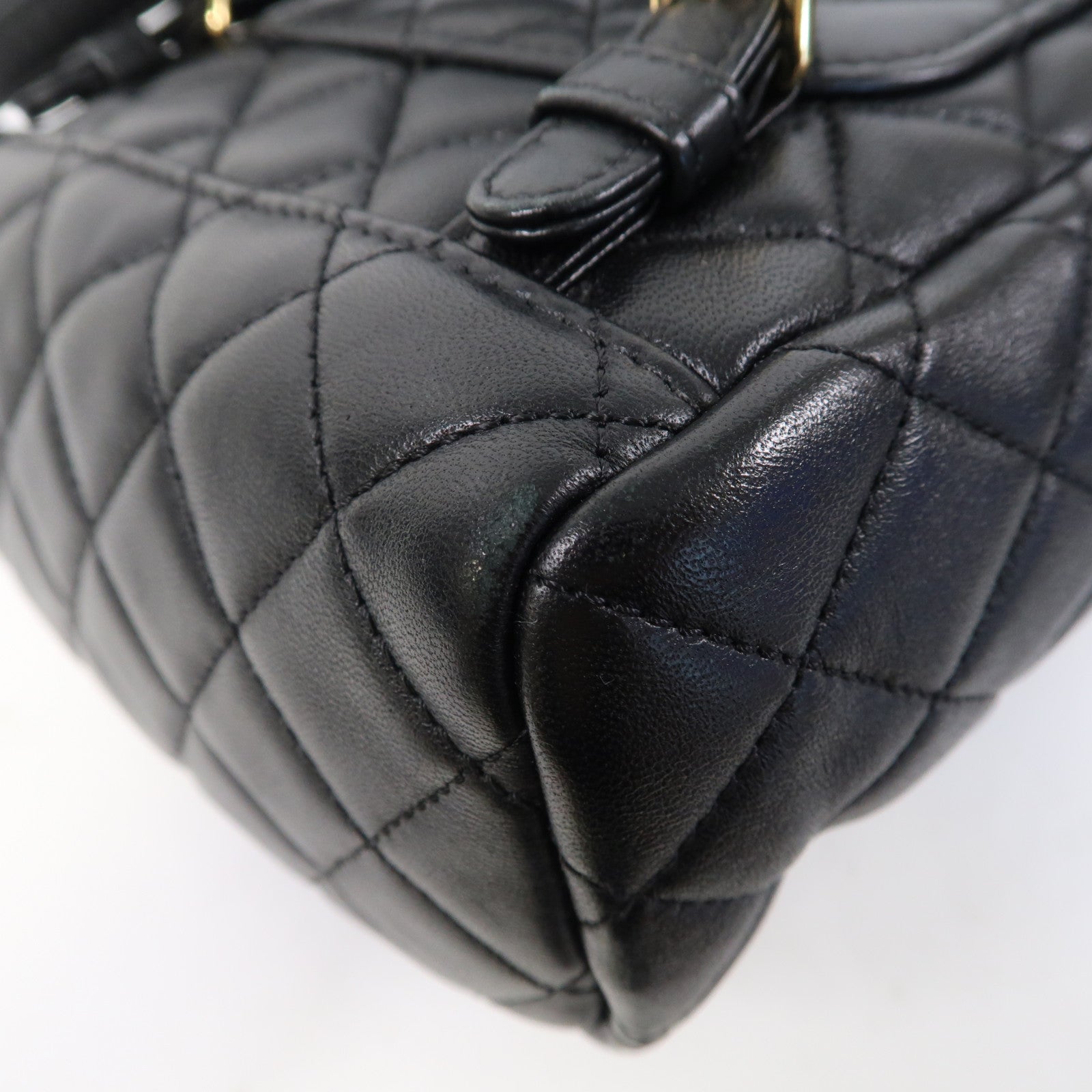 CHANEL 菱格羊皮皮革Backpack金扣背包黑色