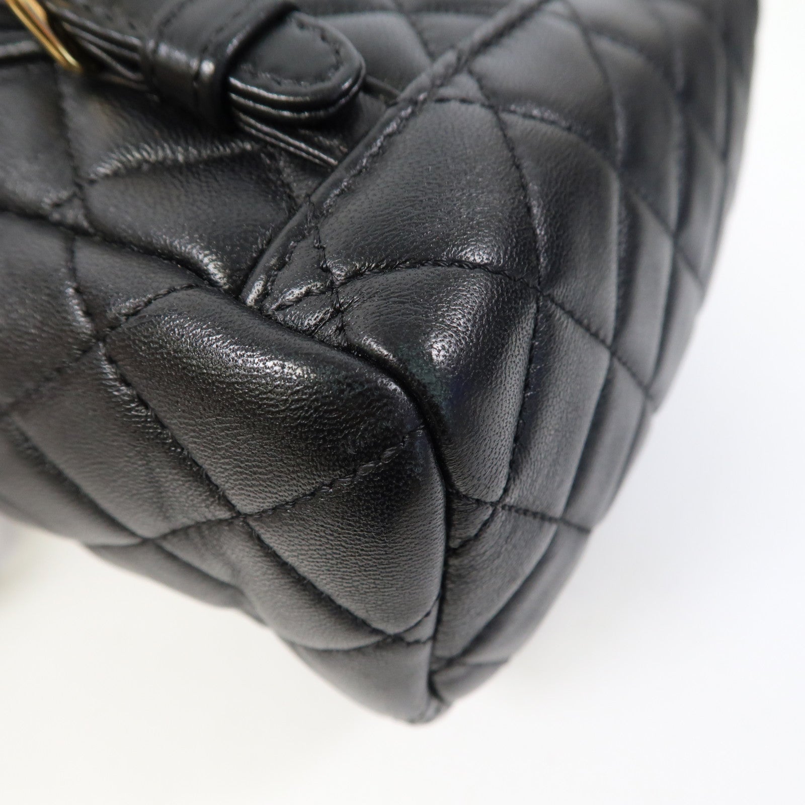 CHANEL 菱格羊皮皮革Backpack金扣背包黑色