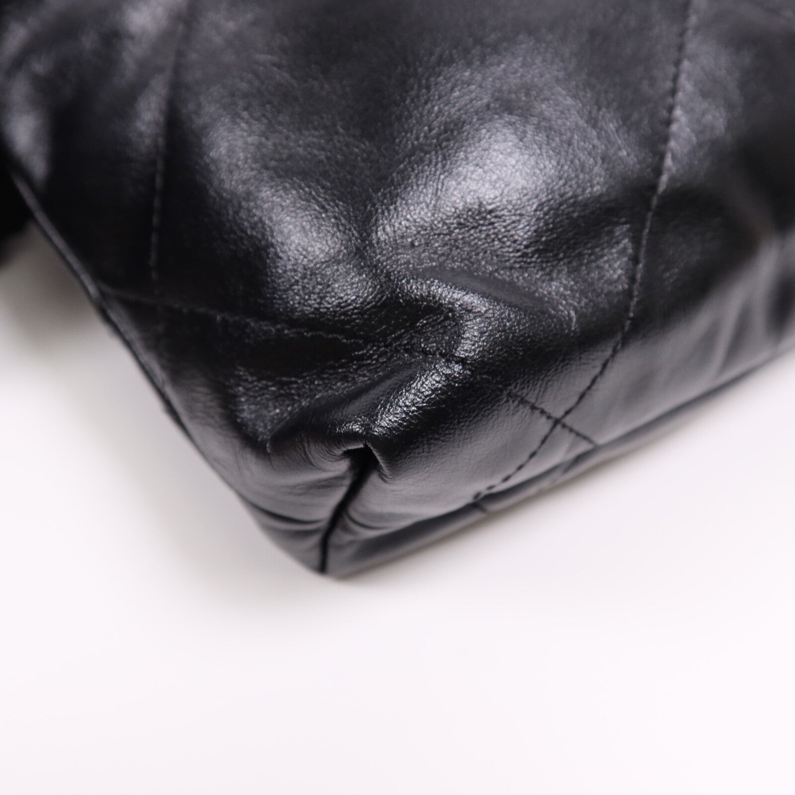 CHANEL 牛皮皮革Chanel 22 Mini金扣鏈帶肩背袋