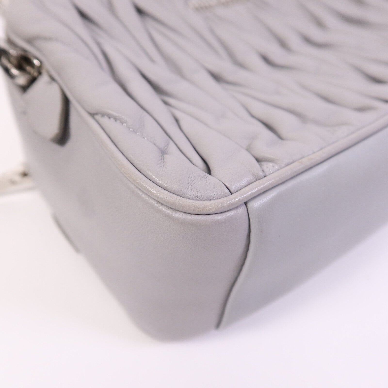 Miu Miu 羊皮皮革Shoulder Bag銀扣鏈帶肩背袋