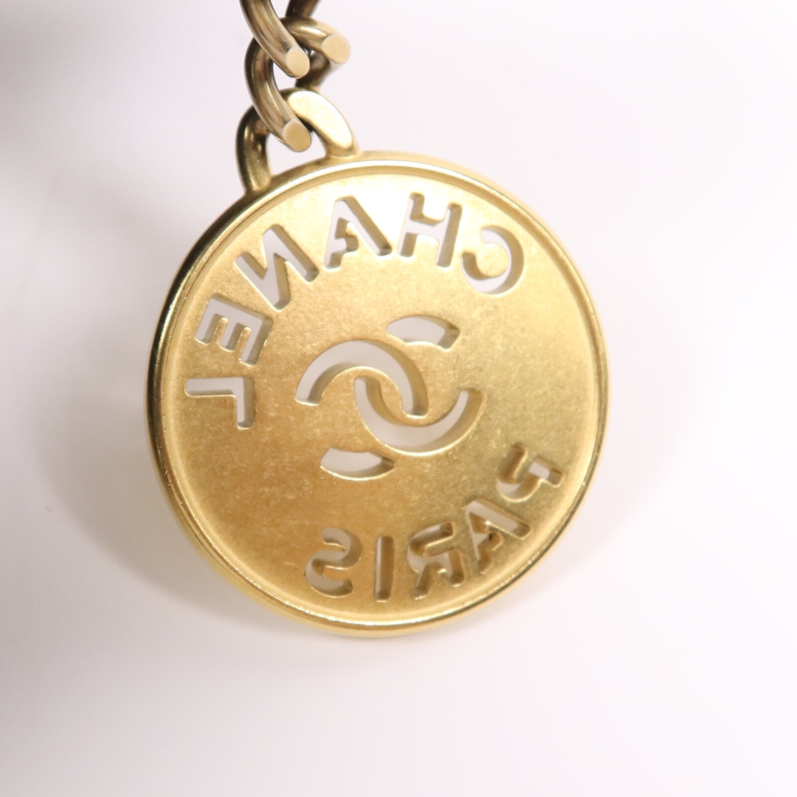 CHANEL 牛皮皮革Chanel 22 Mini金扣鏈帶肩背袋