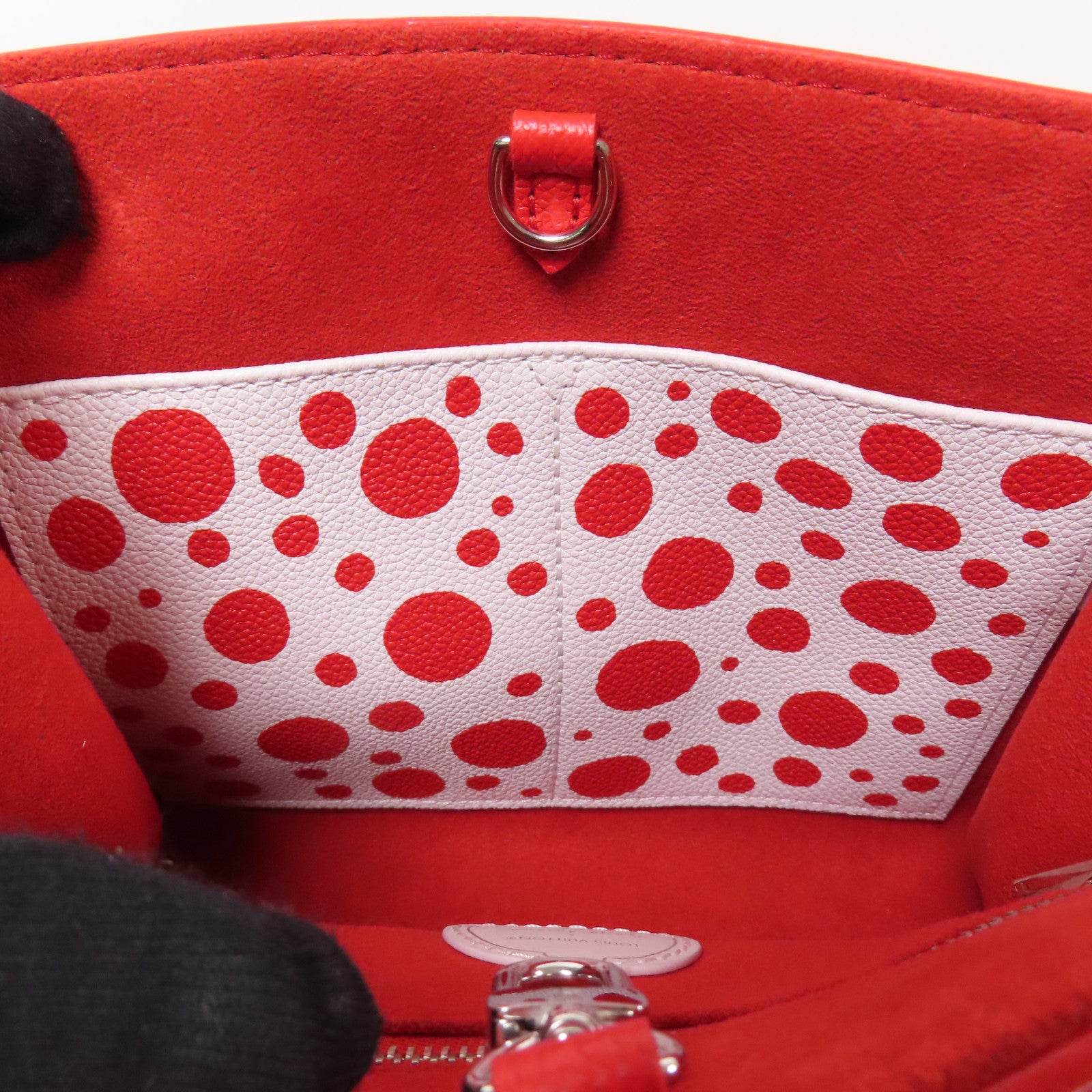 LOUIS VUITTON Monogram Empreinte Yayoi Kusama On The Go PM銀扣手挽肩背兩用袋