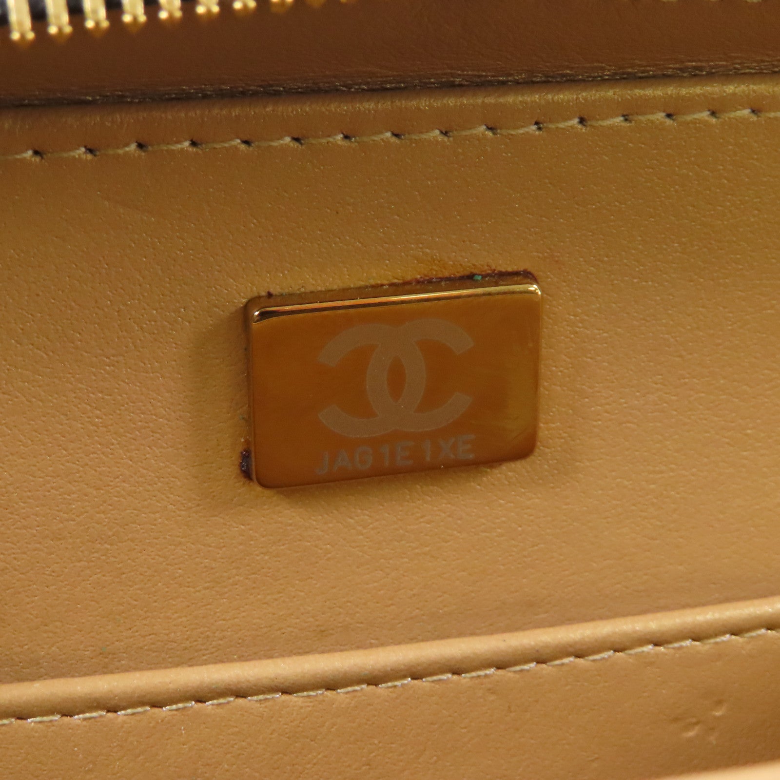 CHANEL 【激減優惠】羊皮皮革Vanity Case金扣鏈帶手挽肩背兩用袋