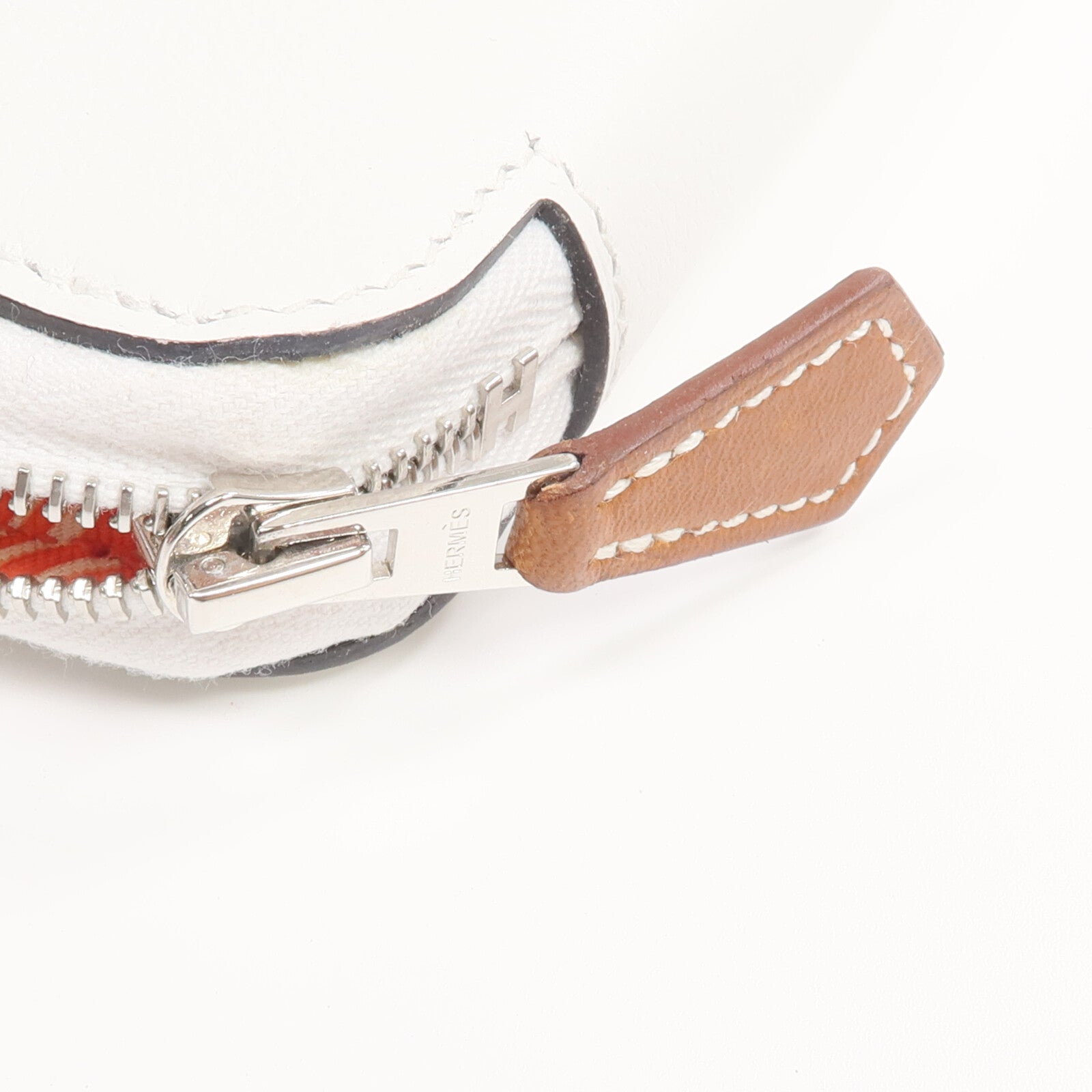 HERMES Evercolor皮革Silk In Compact Wallet銀扣錢包New White