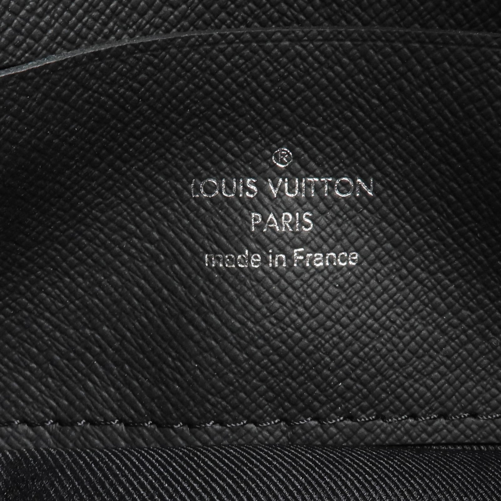 LOUIS VUITTON Monogram Eclipse Pochette Volga手拿包