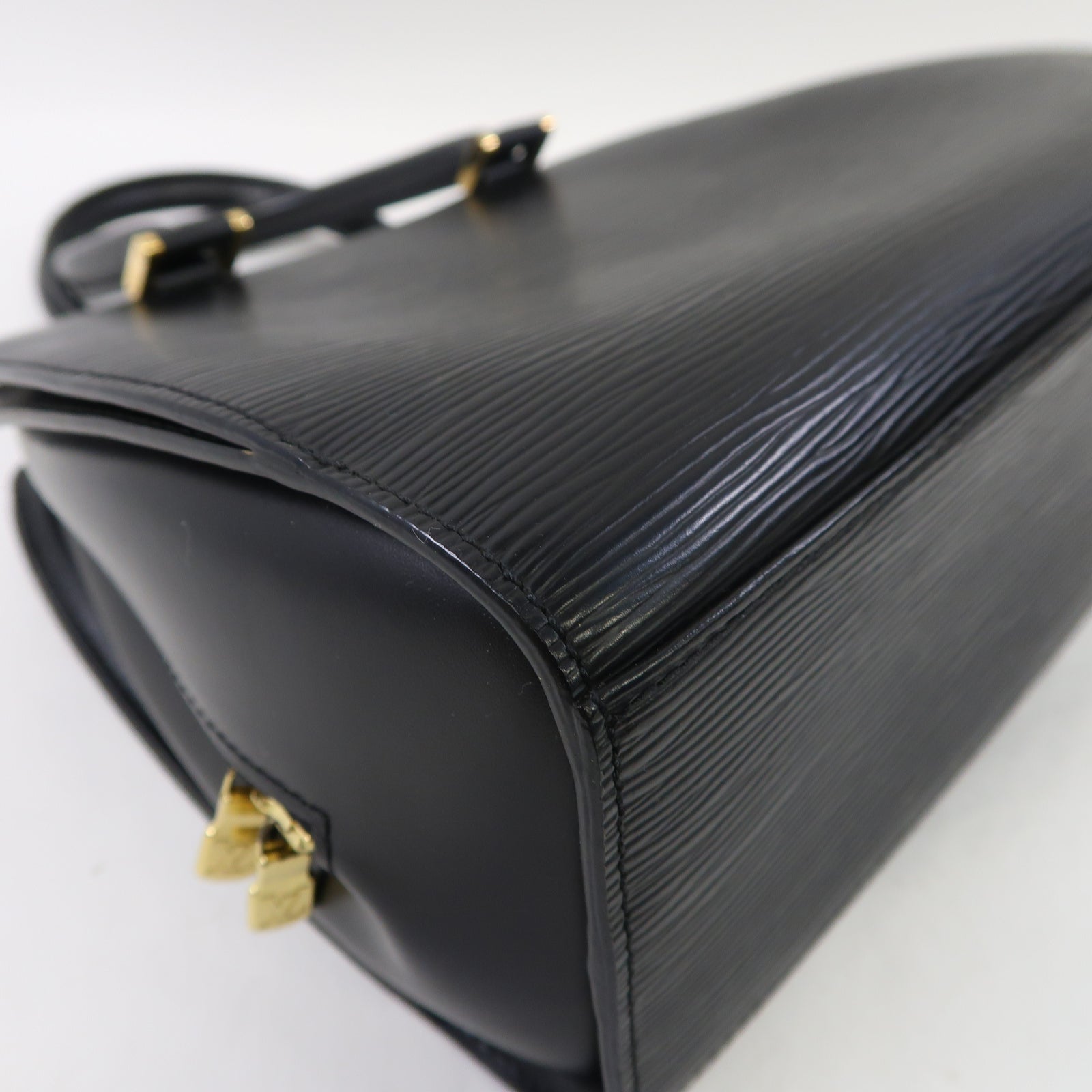 LOUIS VUITTON Epi皮革Pont Neuf金扣手挽袋黑色