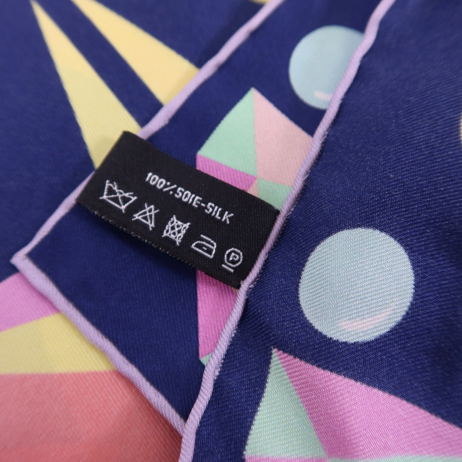 CHANEL 絲質Scarf絲巾