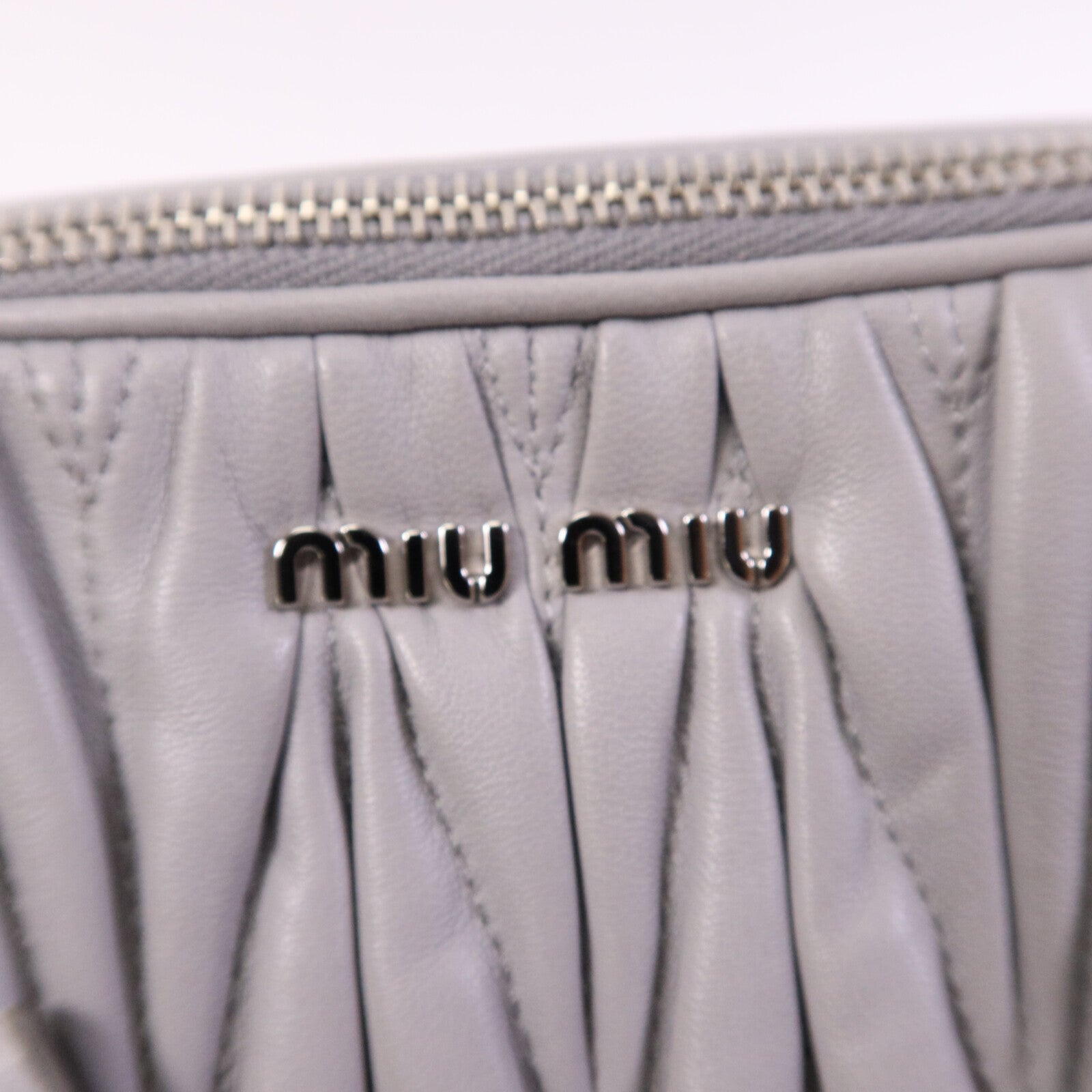 Miu Miu 羊皮皮革Shoulder Bag銀扣鏈帶肩背袋