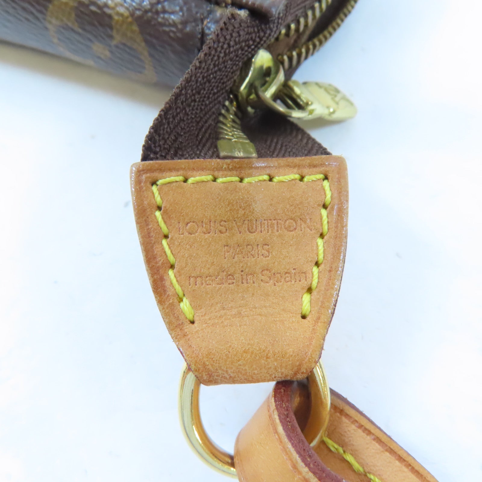 LOUIS VUITTON Monogram Pochette Accessoires金扣肩背袋啡色