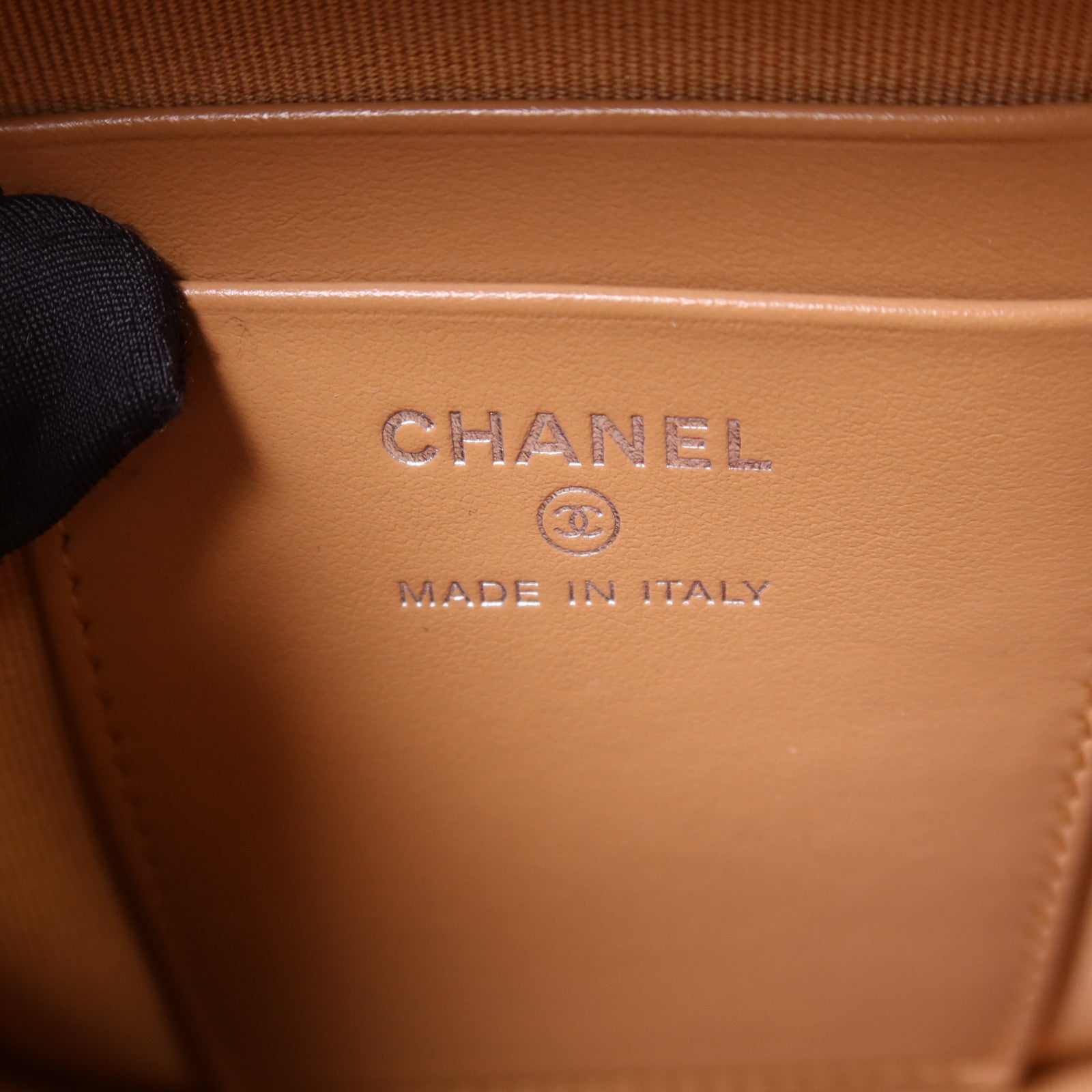 CHANEL 牛皮皮革Mini Backpack銀扣背包