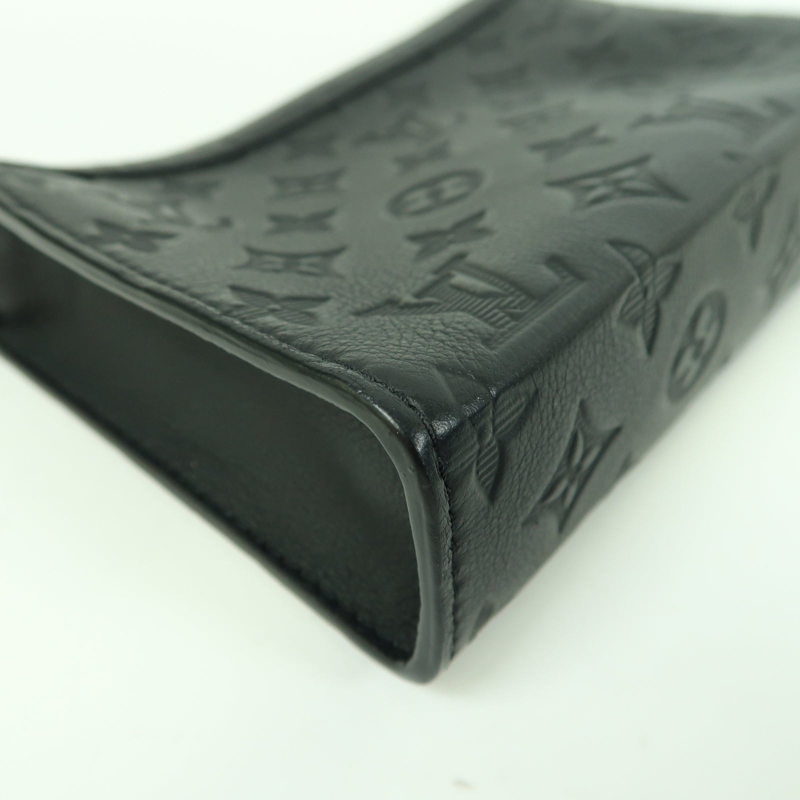 LOUIS VUITTON Monogram Shadow Gaston黑扣肩背袋黑色