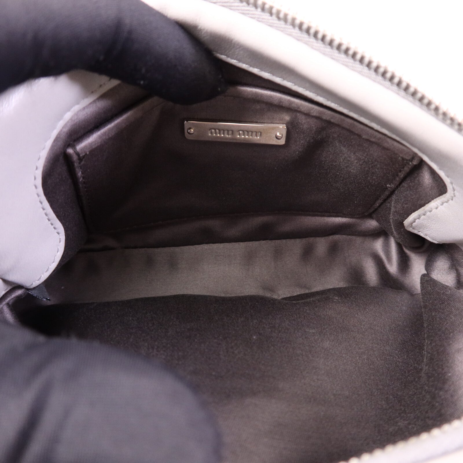 Miu Miu 羊皮皮革Shoulder Bag銀扣鏈帶肩背袋