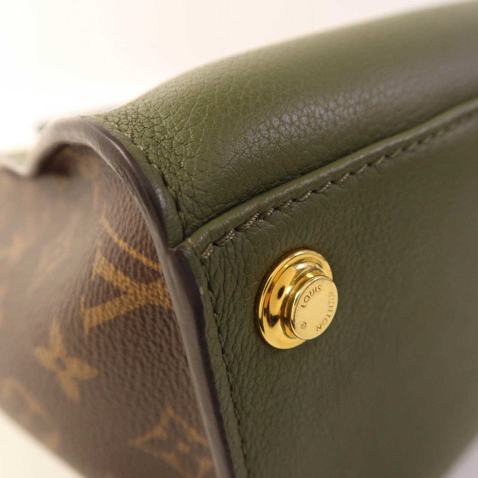 LOUIS VUITTON 【激減優惠】牛皮皮革On My Side MM金扣手挽肩背兩用袋
