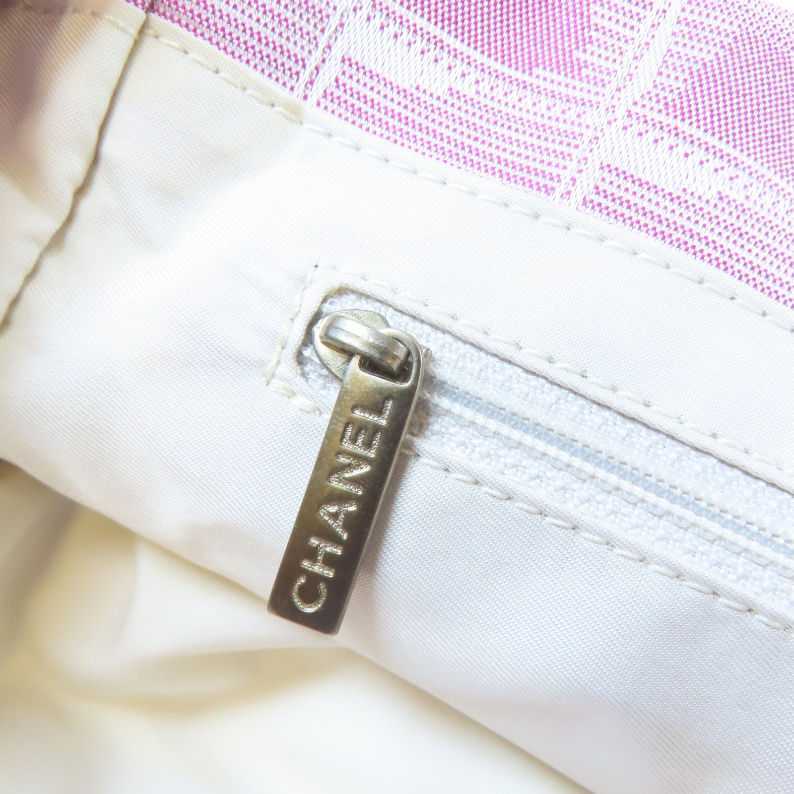 CHANEL 尼龍New Travel Line Tote銀扣手挽袋粉紅色