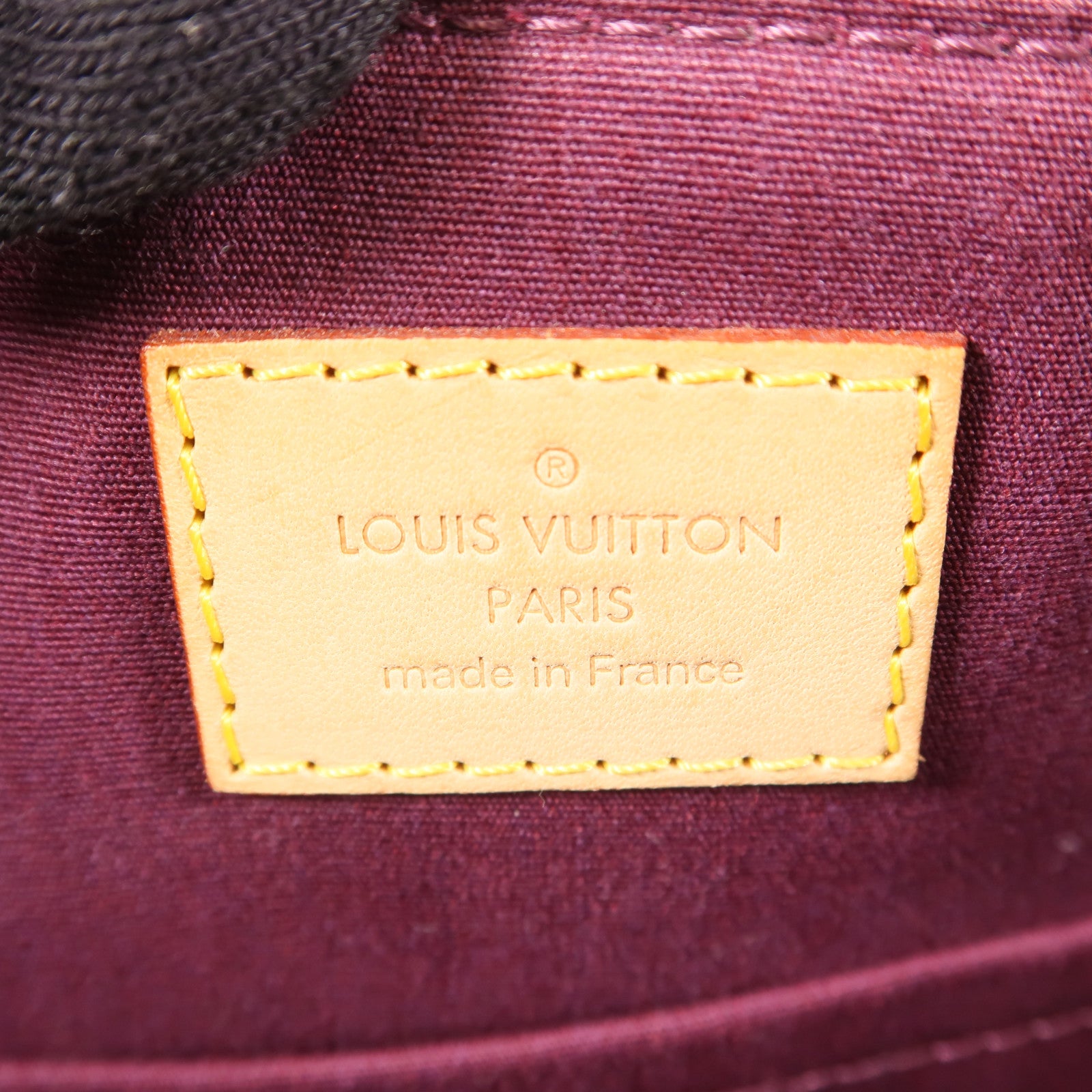 LOUIS VUITTON Vernis Bellevue PM金扣手挽袋