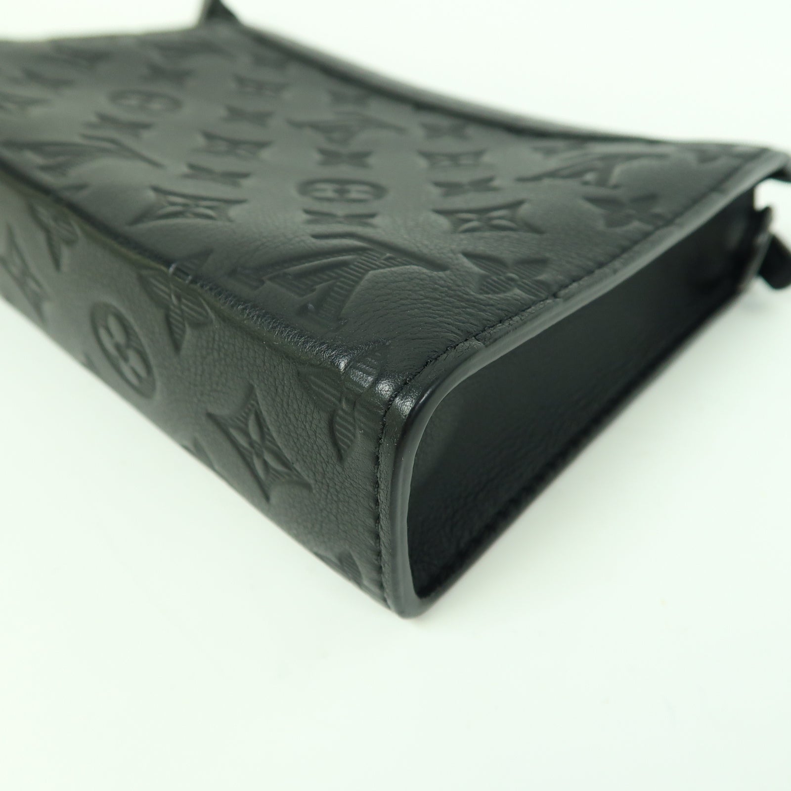 LOUIS VUITTON Monogram Shadow Gaston黑扣肩背袋黑色
