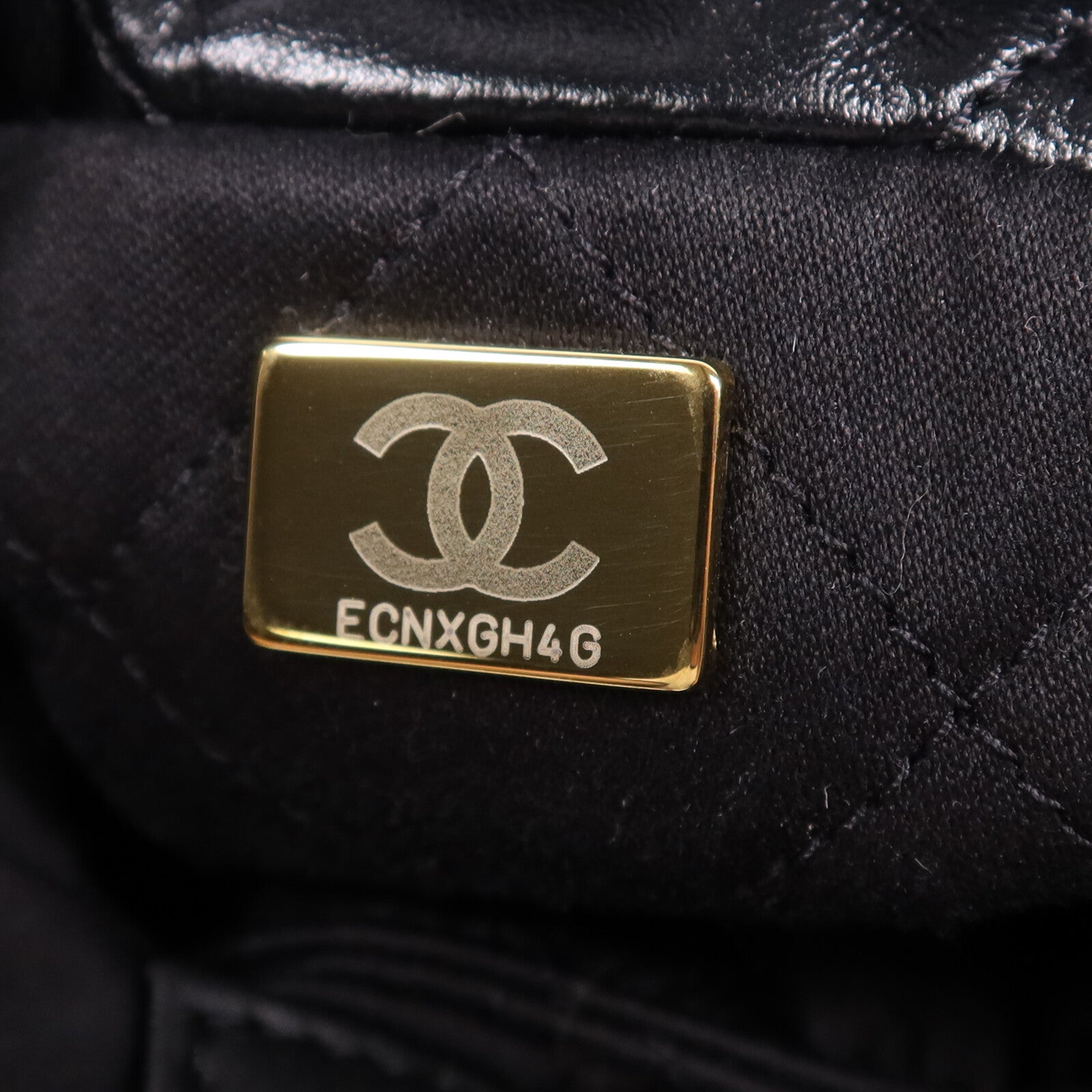 CHANEL 牛皮皮革Chanel 22 Mini金扣鏈帶肩背袋