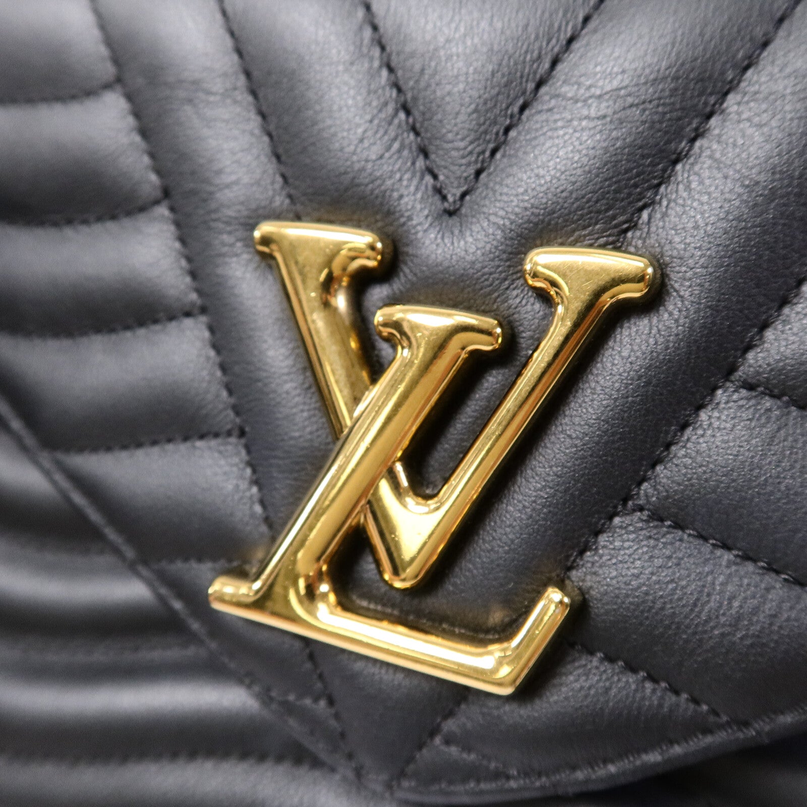 LOUIS VUITTON 牛皮皮革New Wave PM鏈帶手挽肩背兩用袋