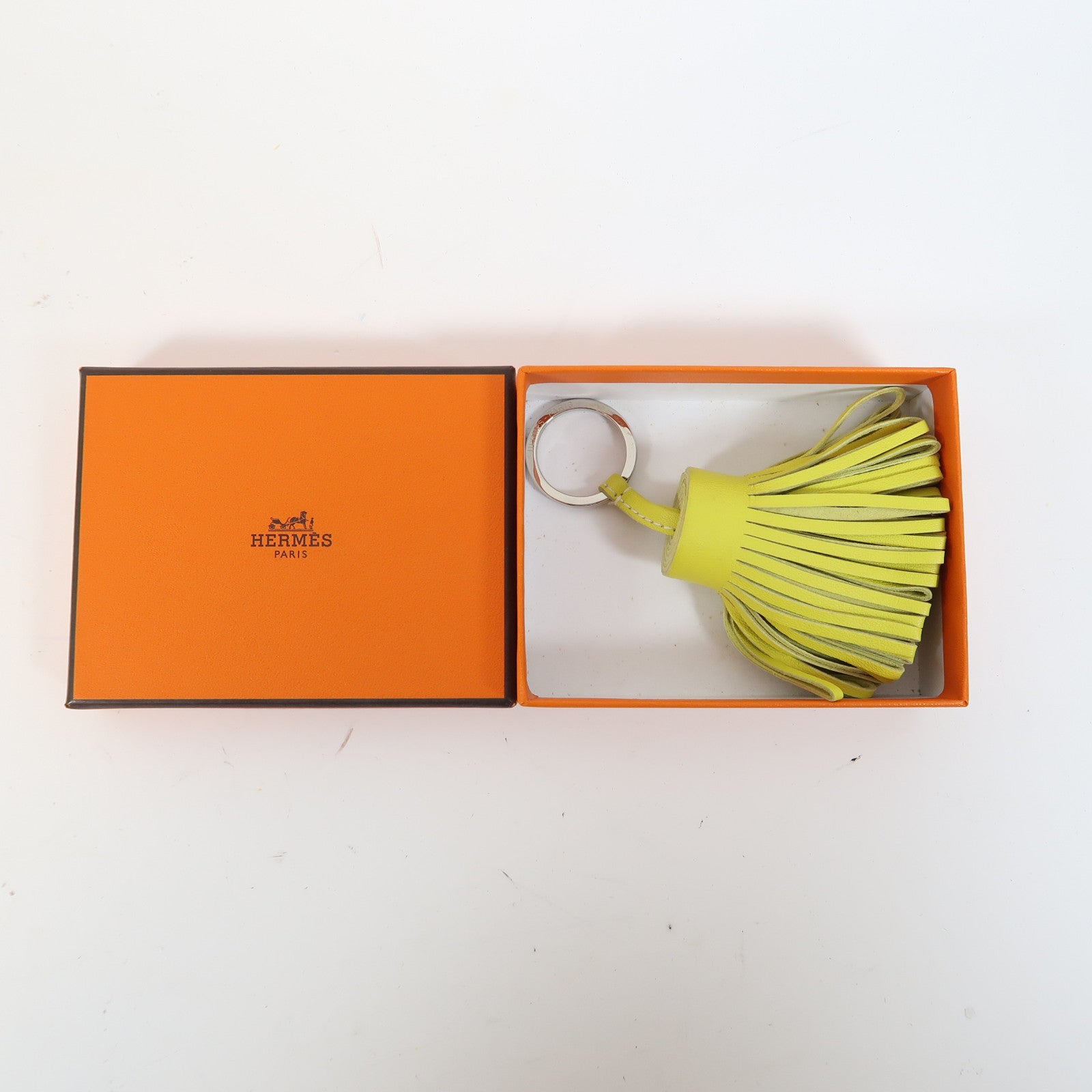 HERMES 【激減優惠】Swift皮革Carmen銀扣掛飾黃色