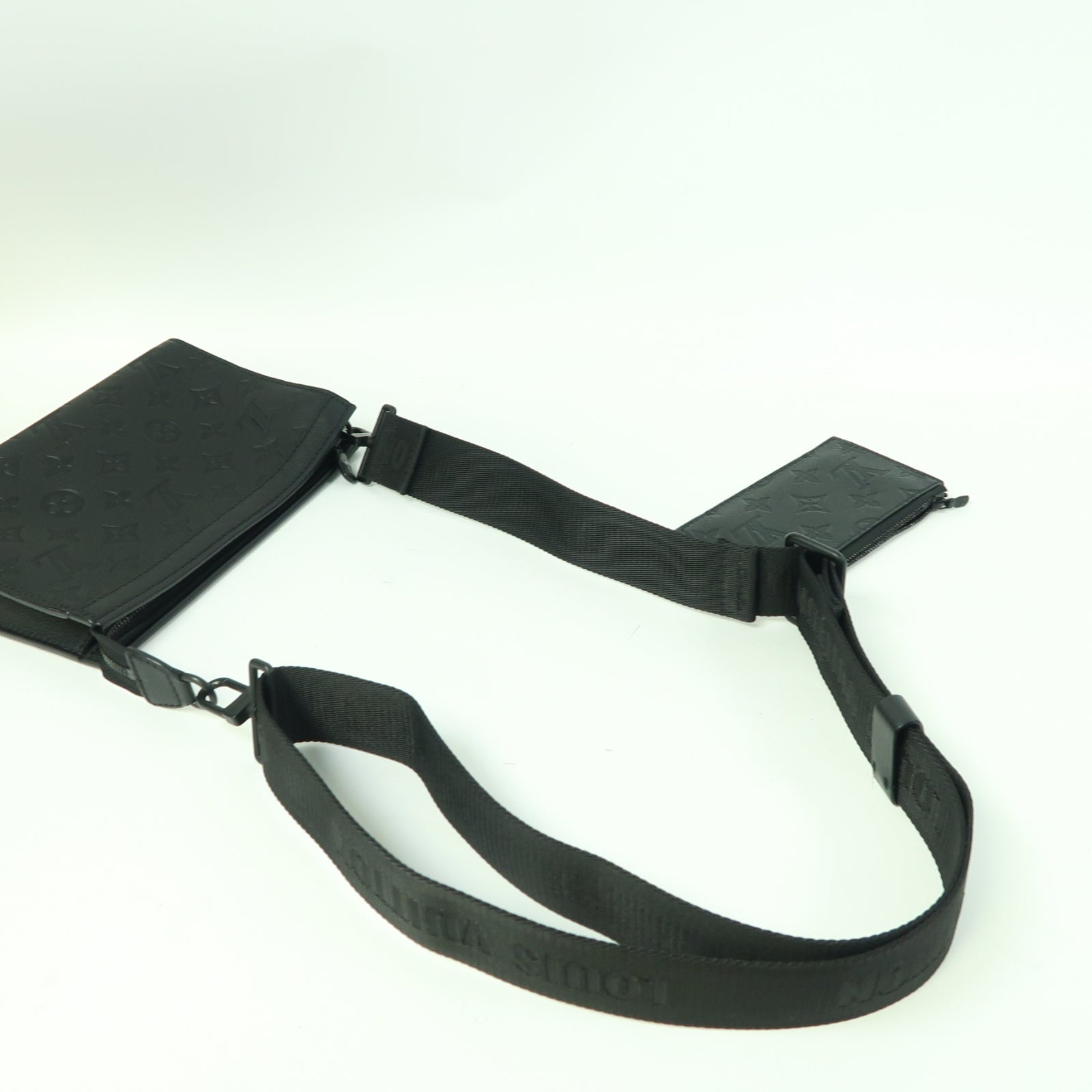 LOUIS VUITTON Monogram Shadow Gaston黑扣肩背袋黑色