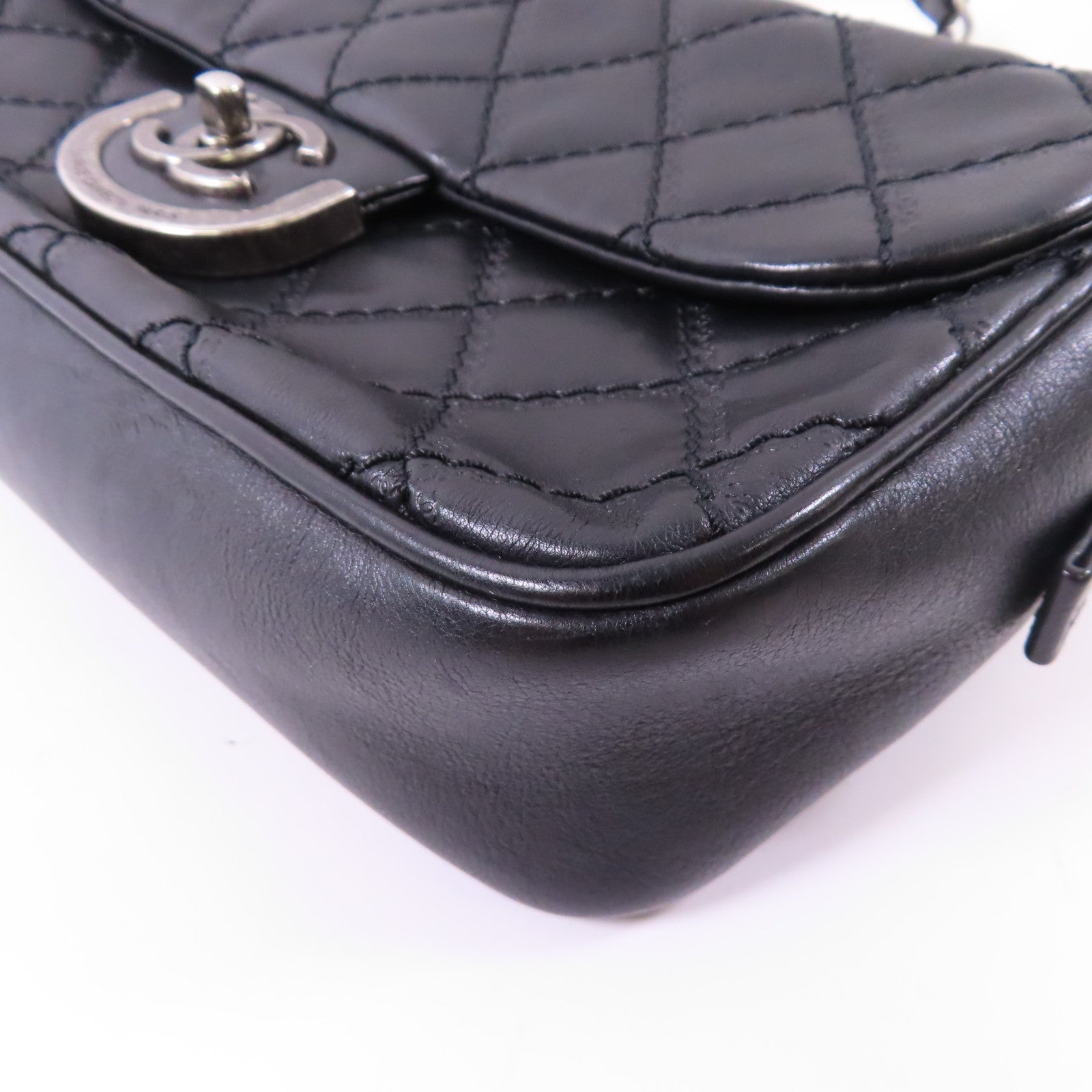 CHANEL 牛皮皮革Chain Shoulder銀扣鏈帶肩背袋黑色