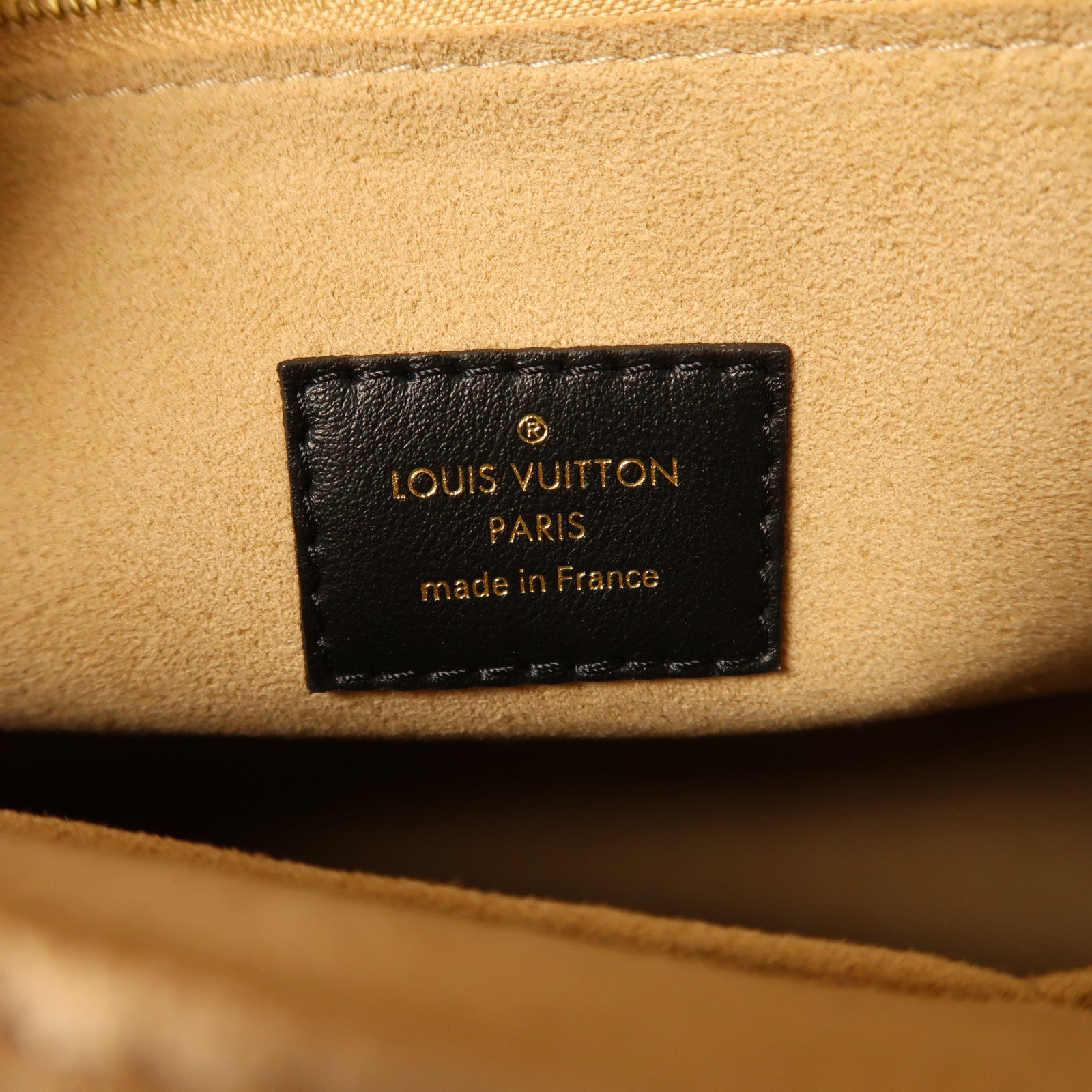 LOUIS VUITTON 牛皮皮革On My Side MM金扣手挽肩背兩用袋