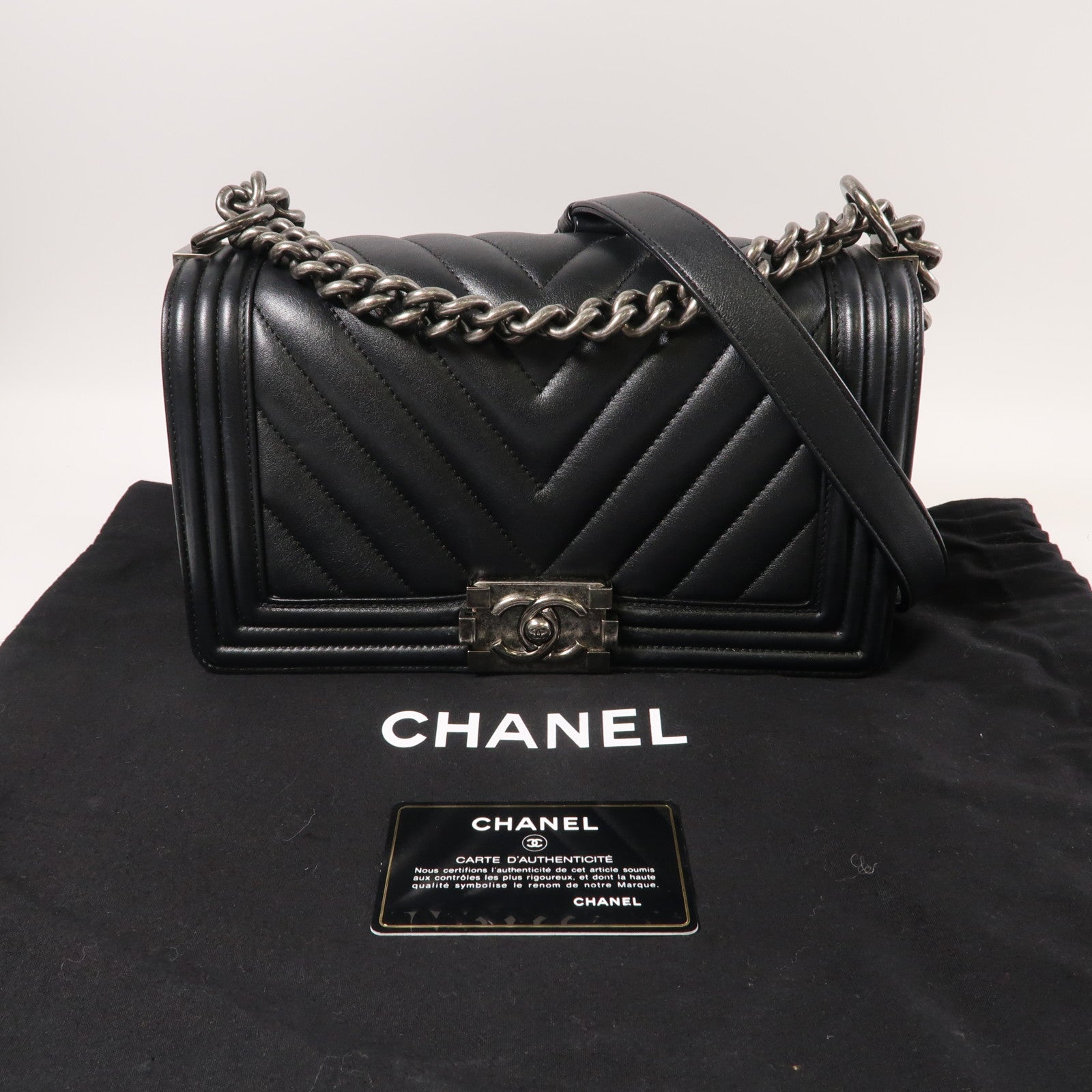 CHANEL 【激減優惠】牛皮皮革Boy Chanel 25銀扣鏈帶肩背袋黑色