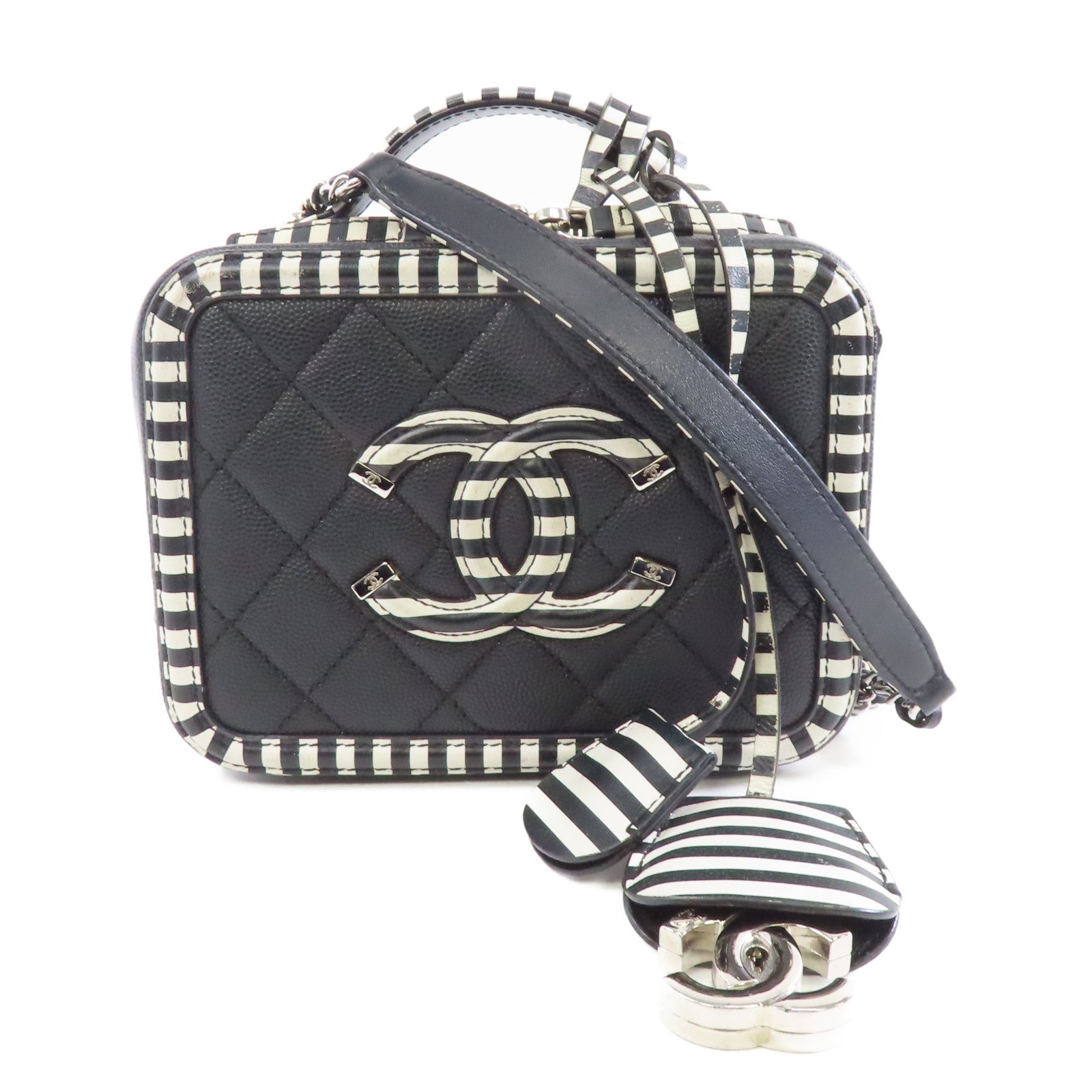 CHANEL 【激減優惠】菱格Caviar皮革Vanity Case銀扣鏈帶肩背袋黑色/白色