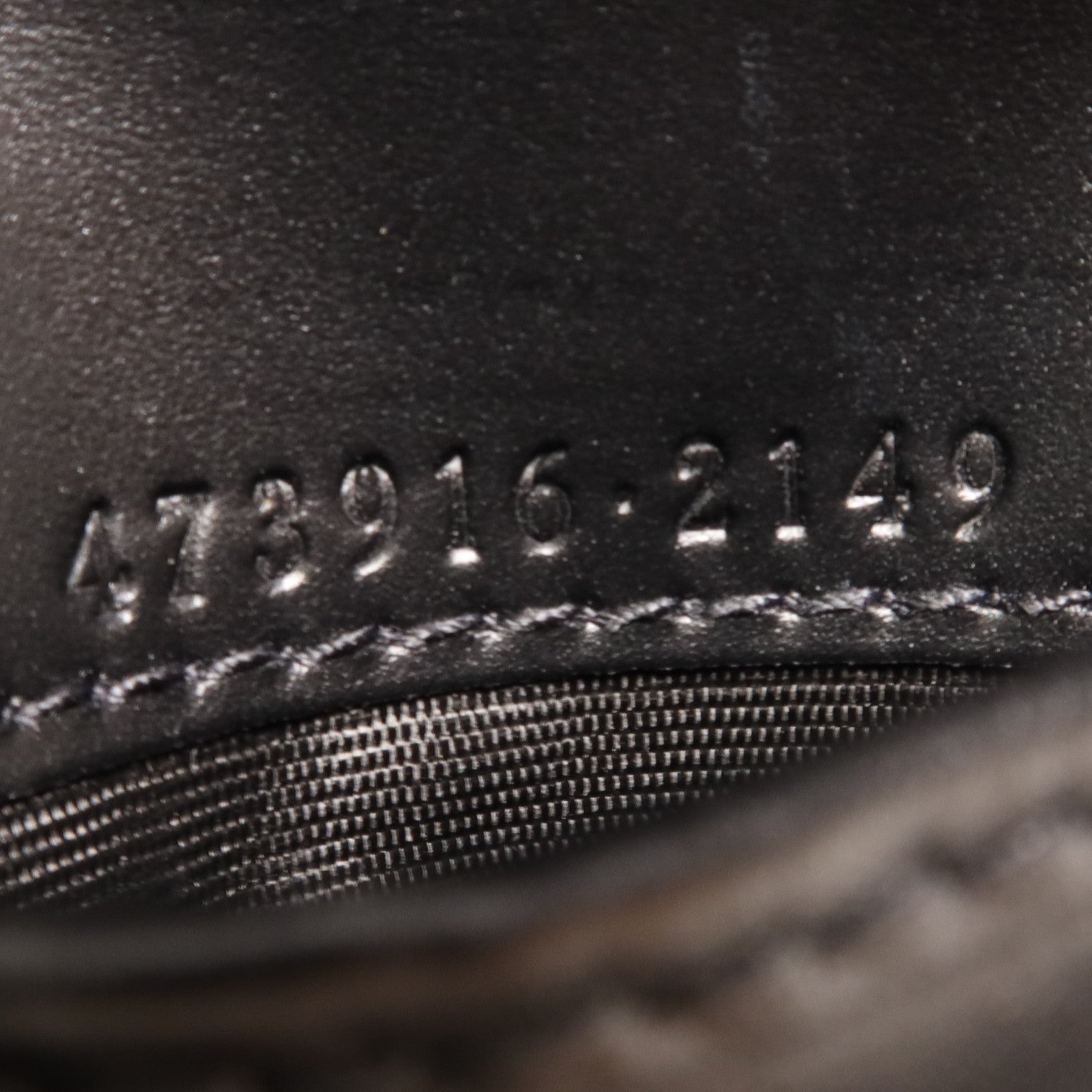 GUCCI 牛皮皮革Wallet銀扣錢包