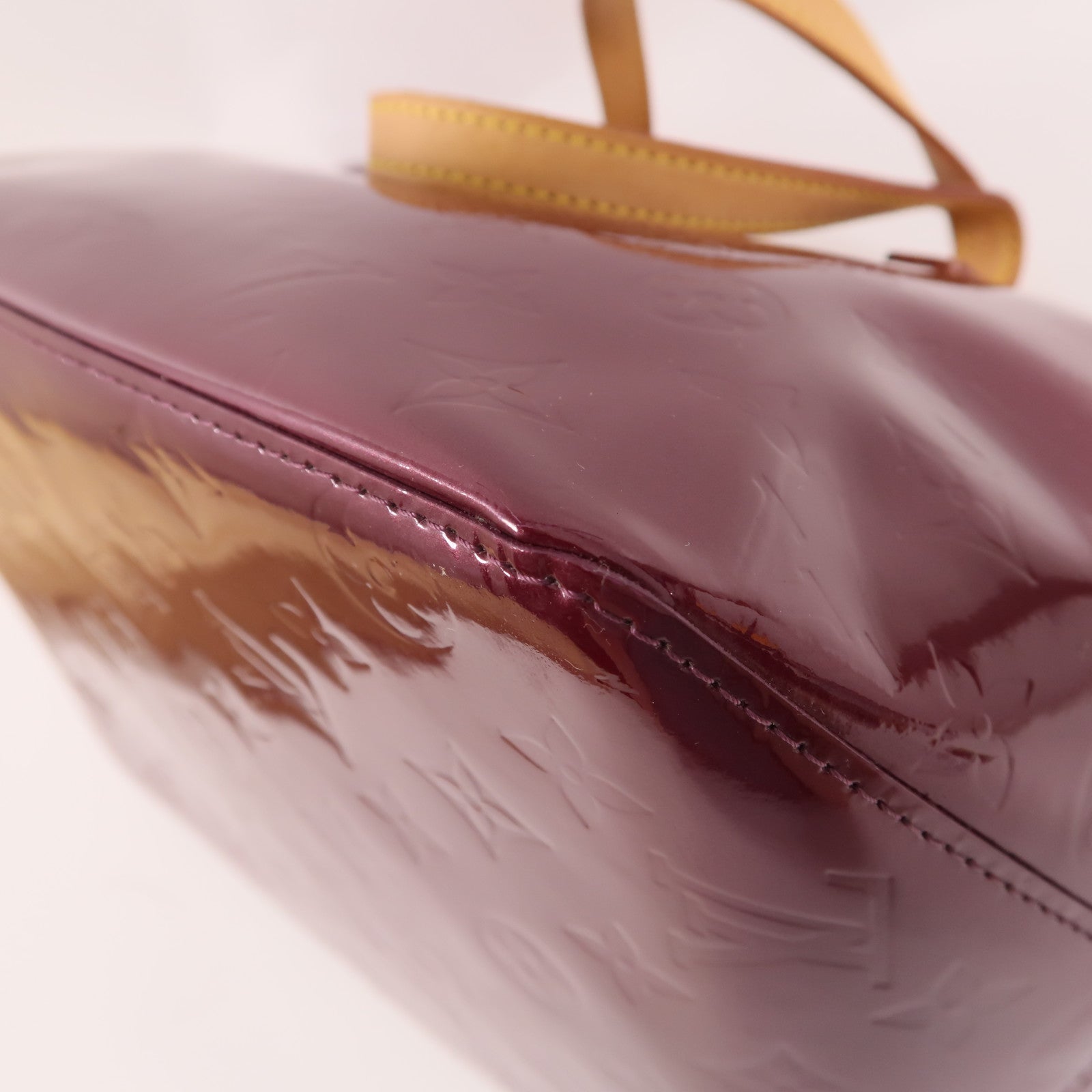 LOUIS VUITTON Vernis Bellevue PM金扣手挽袋