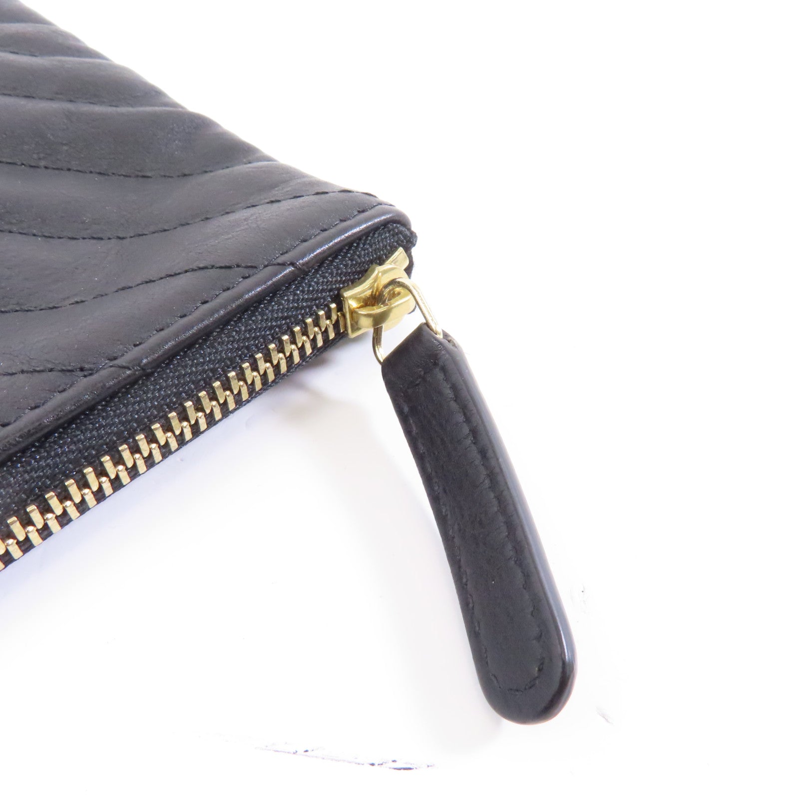 CHANEL 牛皮皮革Pouch/Clutch金扣手拿包黑色