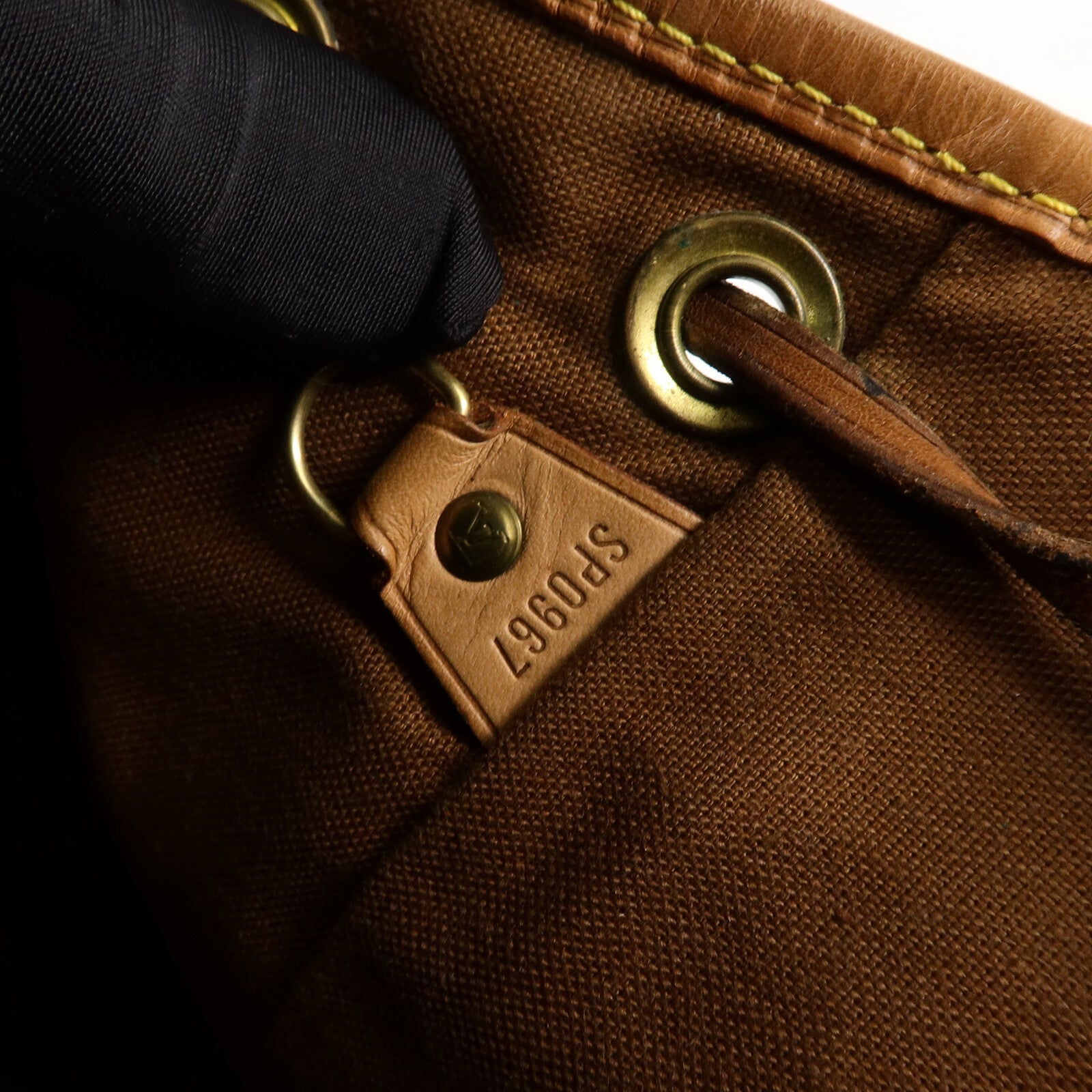 LOUIS VUITTON Monogram Montsouris背包