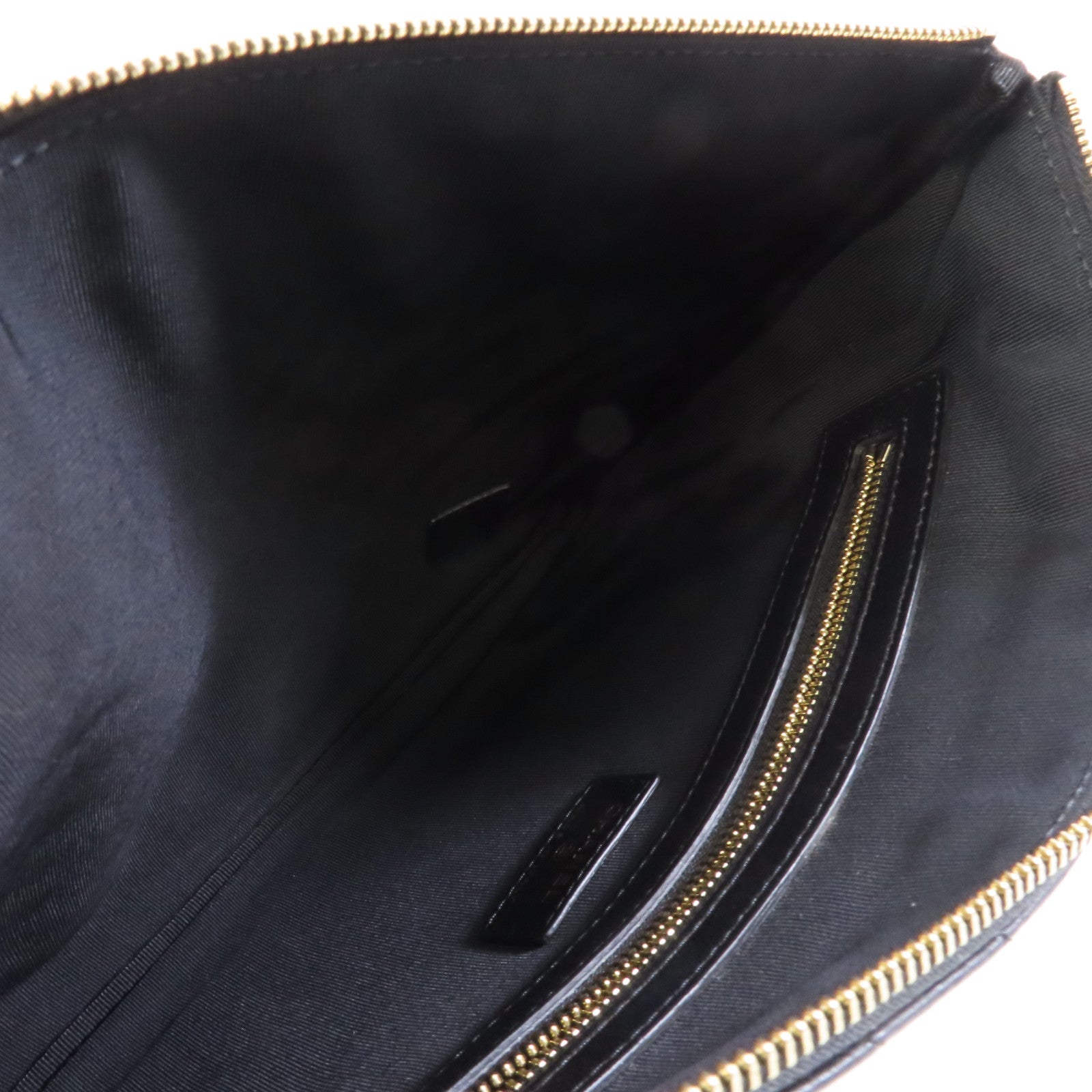 CHANEL 牛皮皮革Pouch/Clutch金扣手拿包黑色