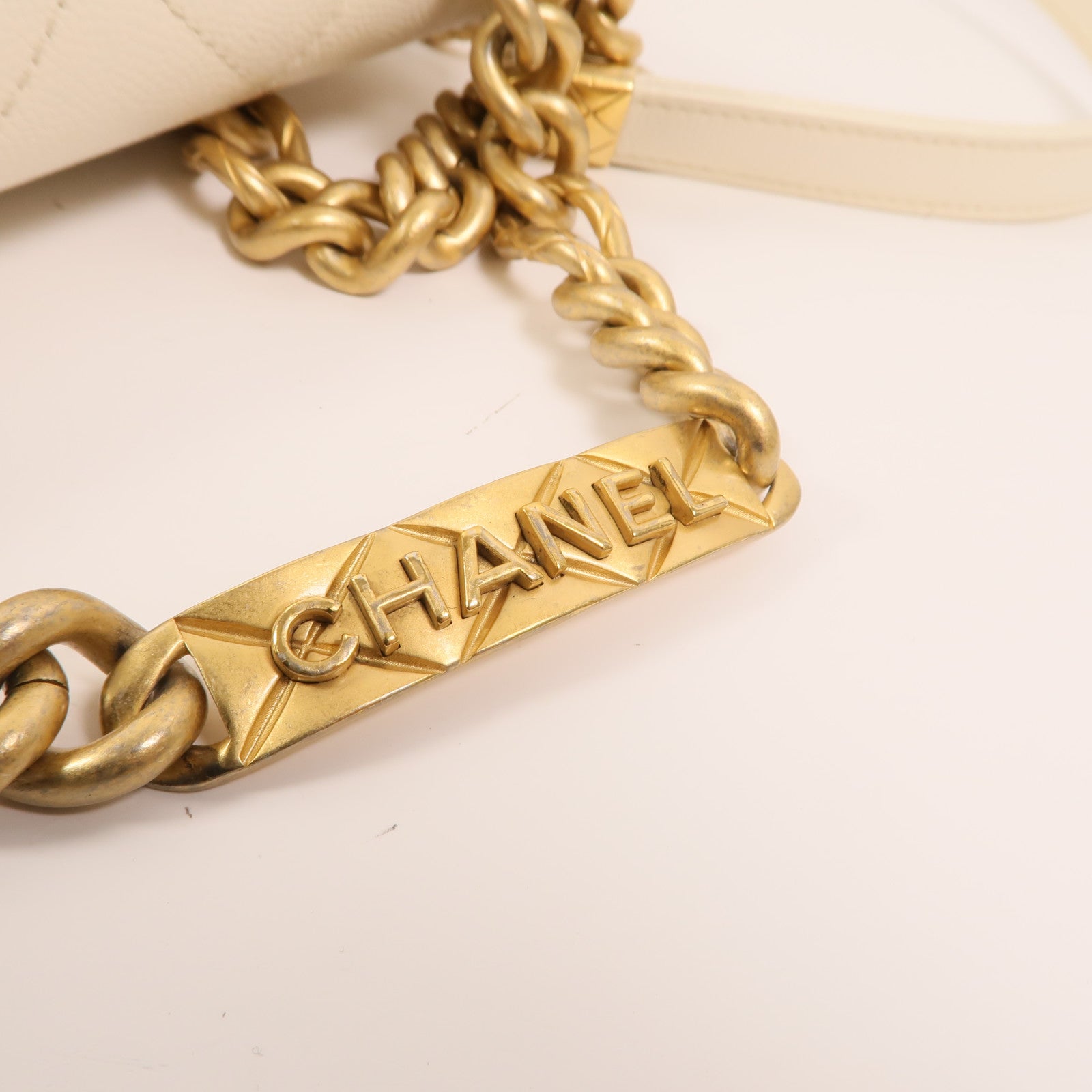 CHANEL 牛皮皮革Chain Shoulder金扣鏈帶手挽肩背兩用袋